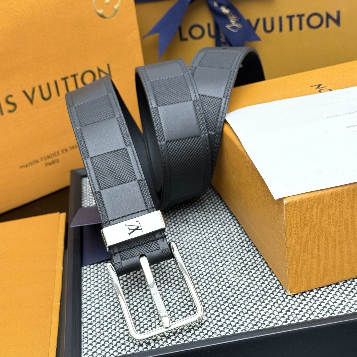 Louis Vuitton Men's Damier Infini Black Leather Belt Silver Buckle