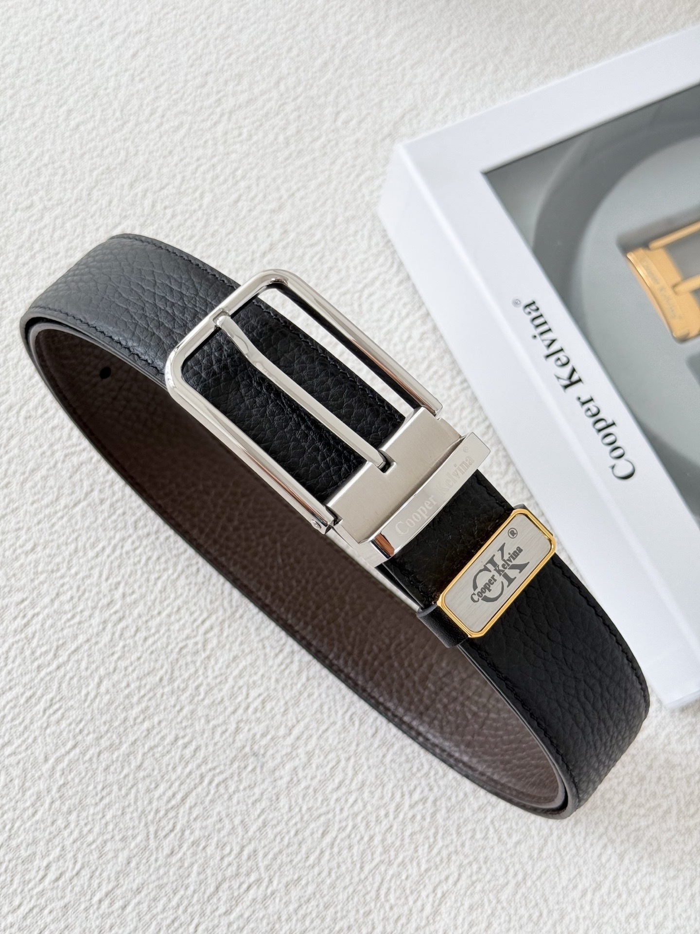 Cooper Kelvina Men's Reversible Leather Belt Set with 2 Buckles