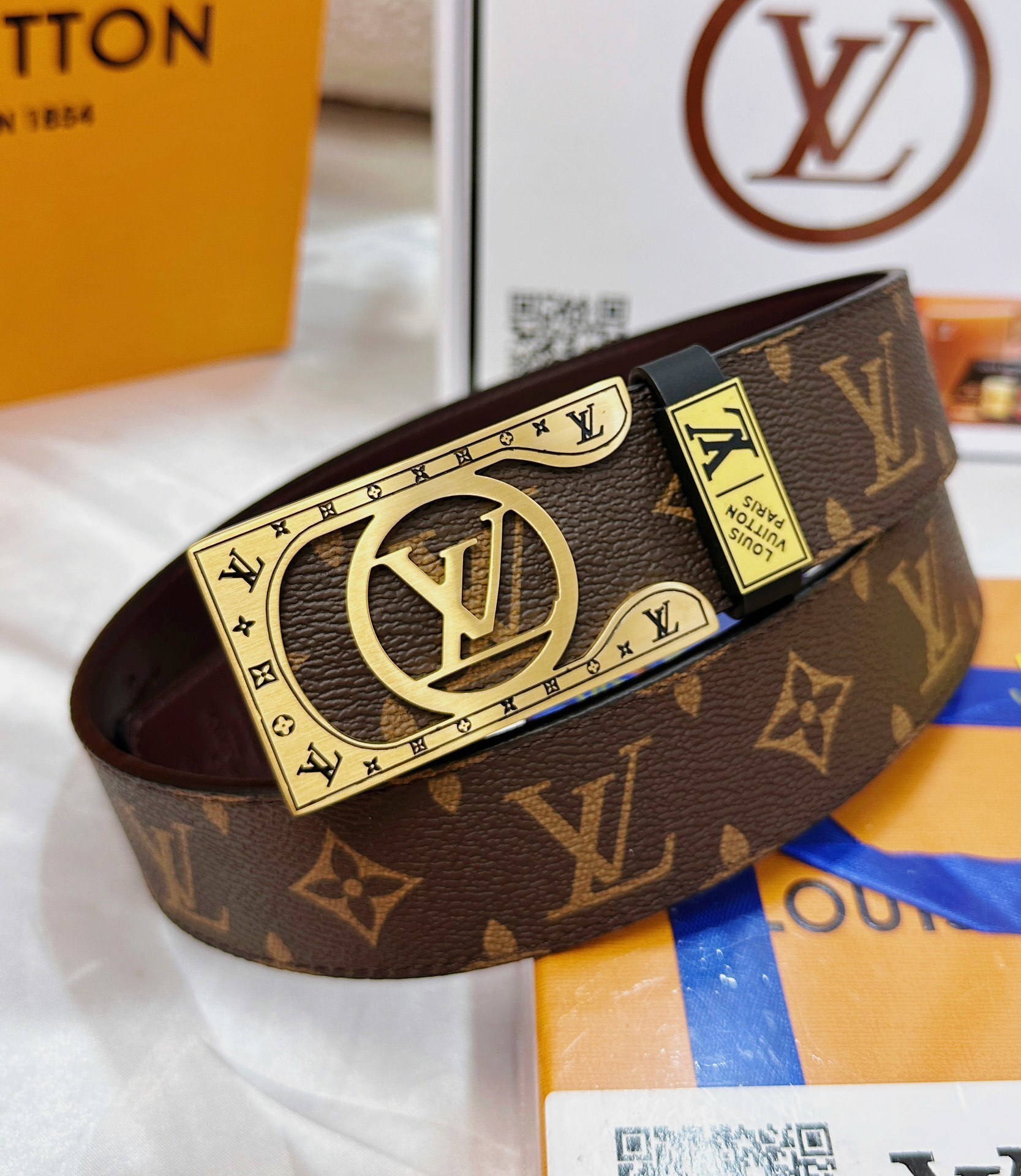 Louis Vuitton Monogram Men's Belt - Premium Luxury Designer Accessory