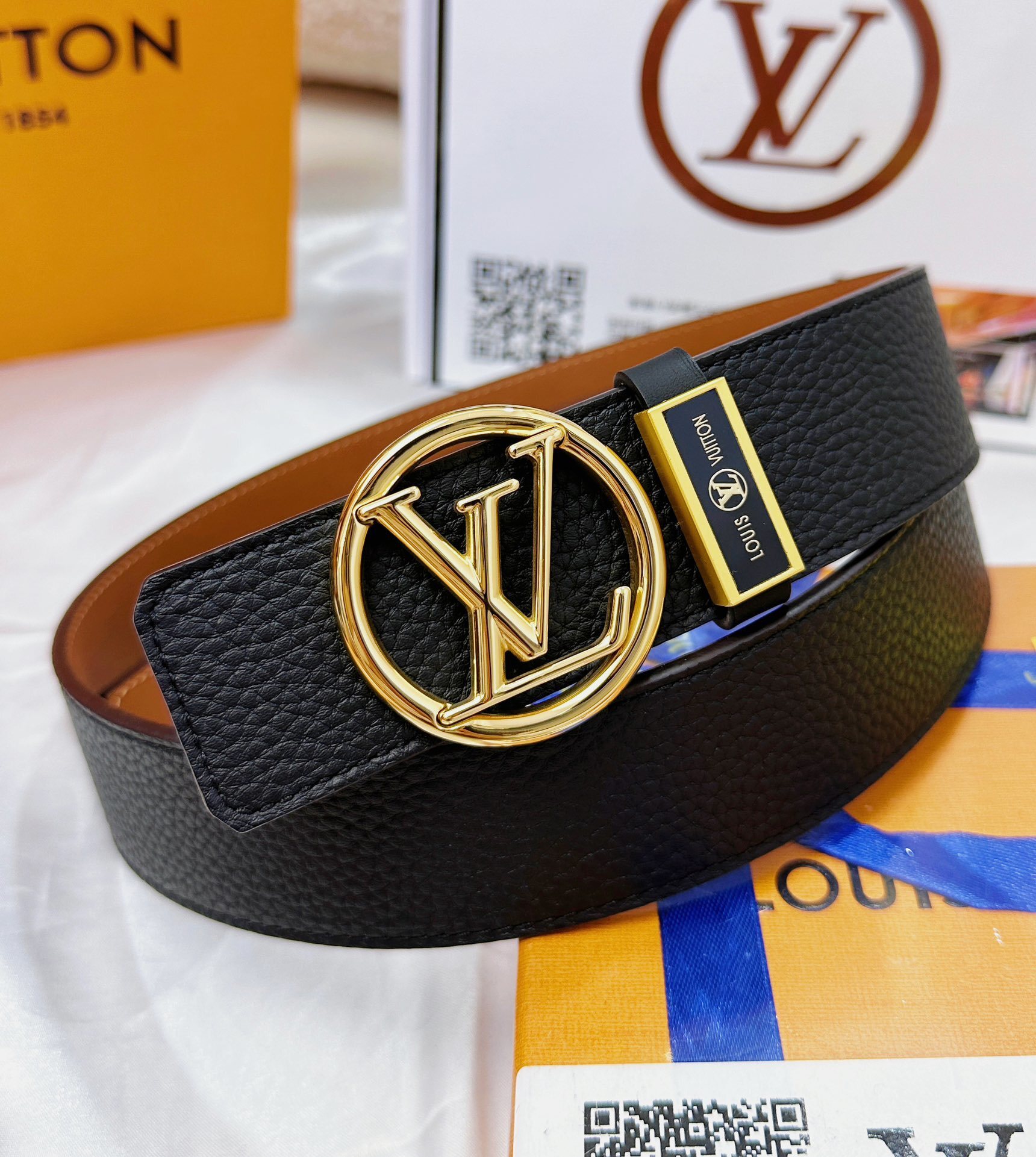 Premium Louis Vuitton LV Circle Buckle Leather Belt