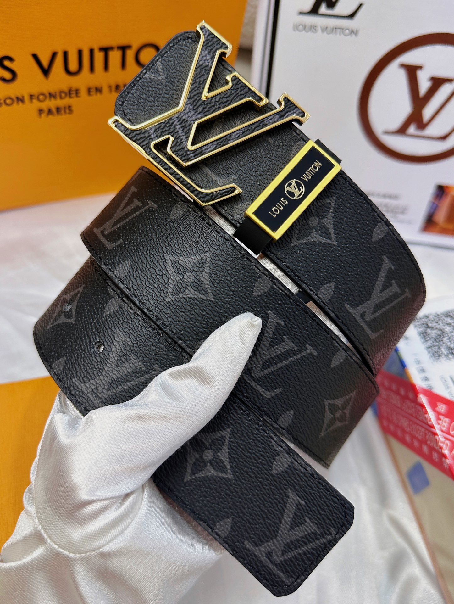 Louis Vuitton LV Initials Monogram Eclipse Gold Outline Belt