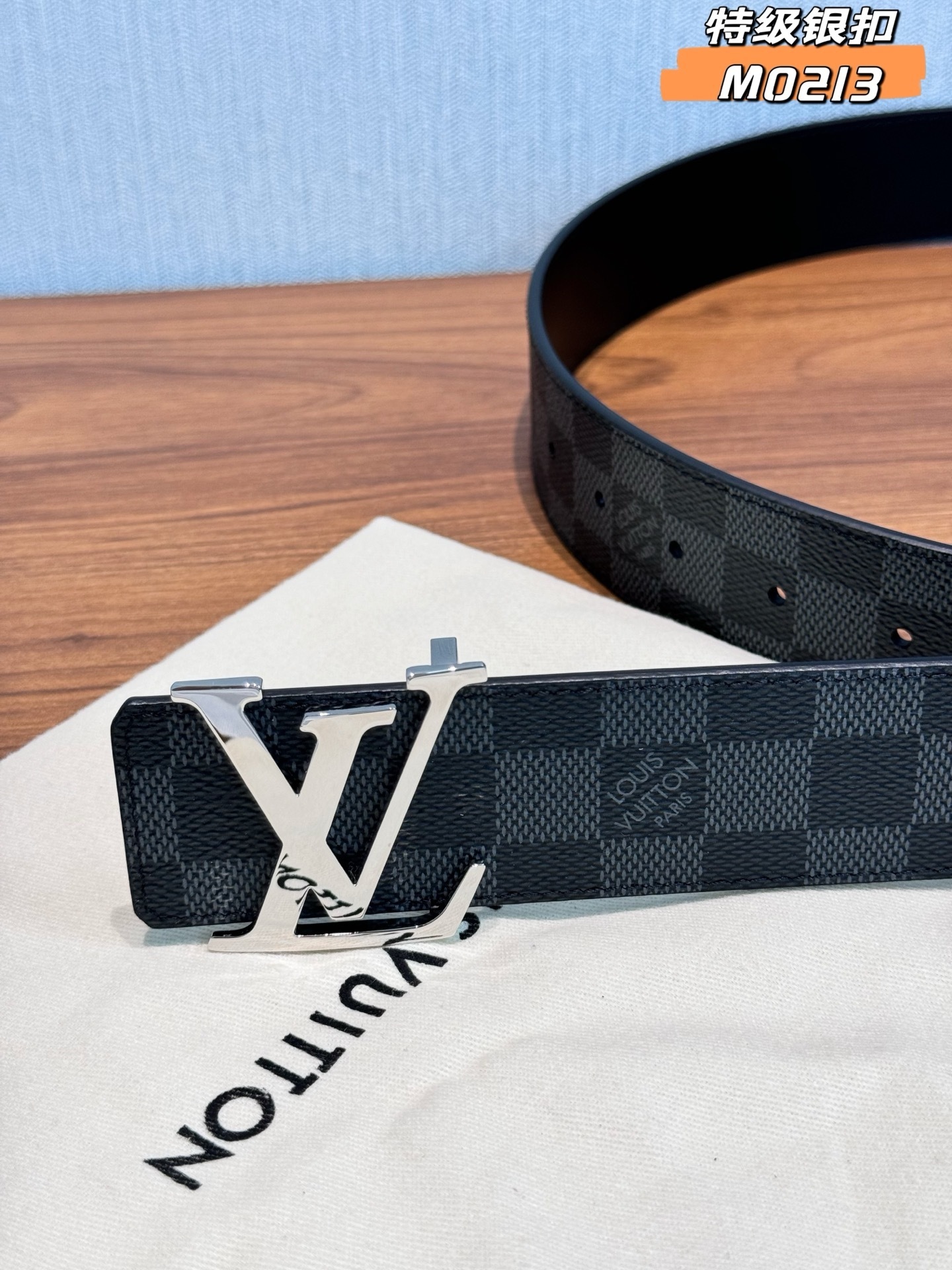 Louis Vuitton M0213 LV Initials 40mm Damier Graphite Reversible Belt