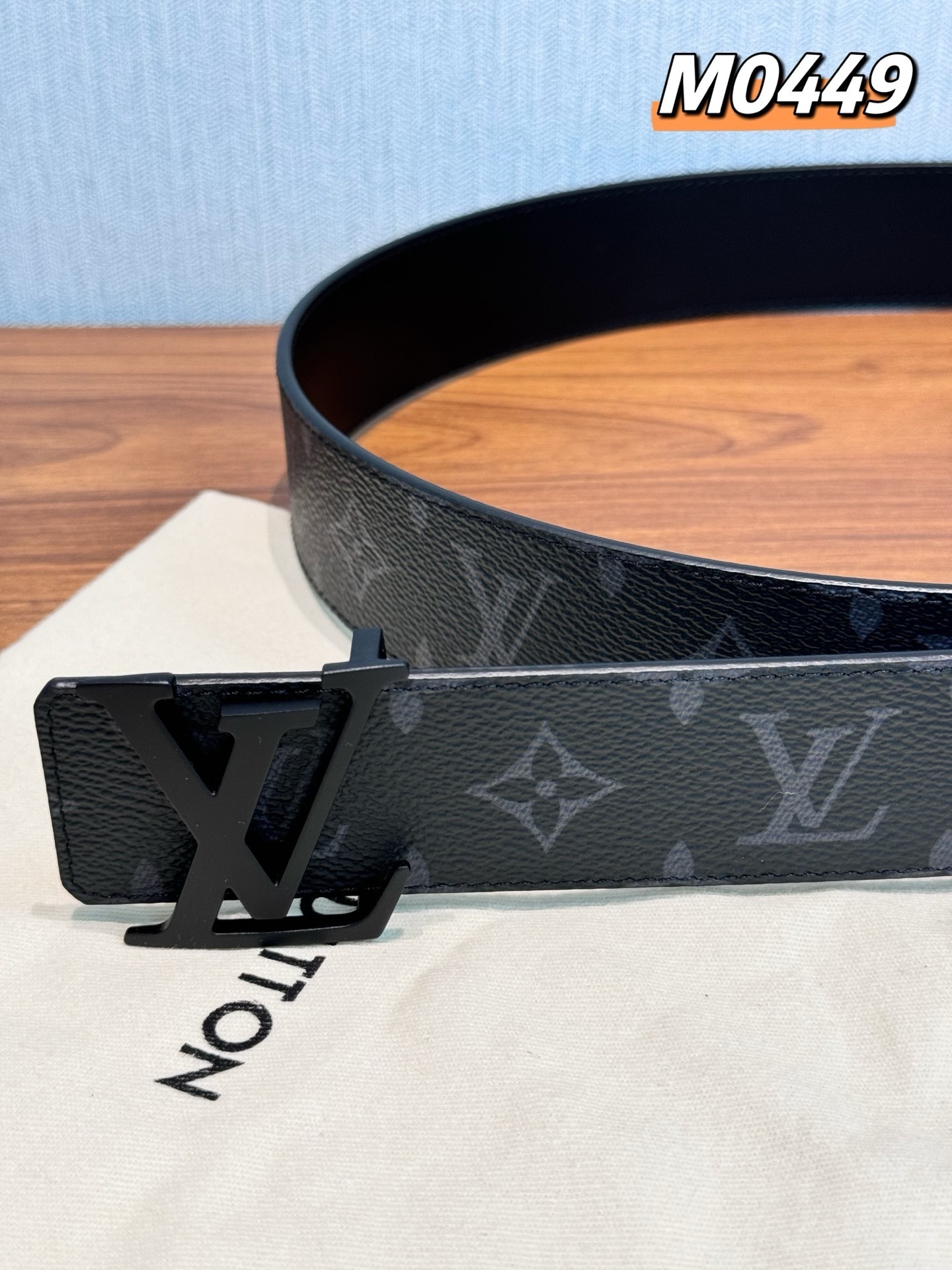 Louis Vuitton M0449 LV Initial Matte Black 40mm Belt for Men
