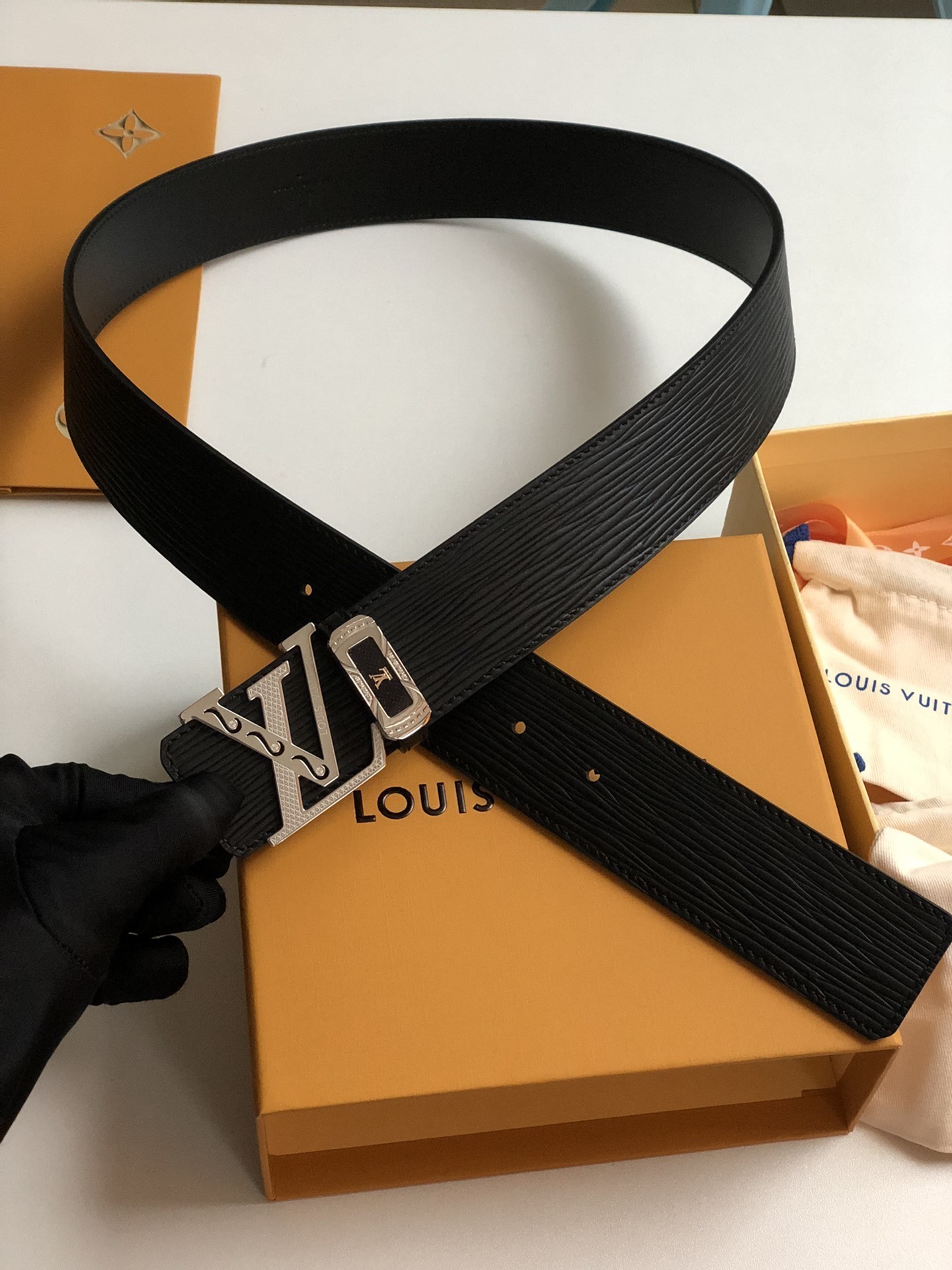 Louis Vuitton Epi Leather Men's Belt with Silver LV Buckle - Black