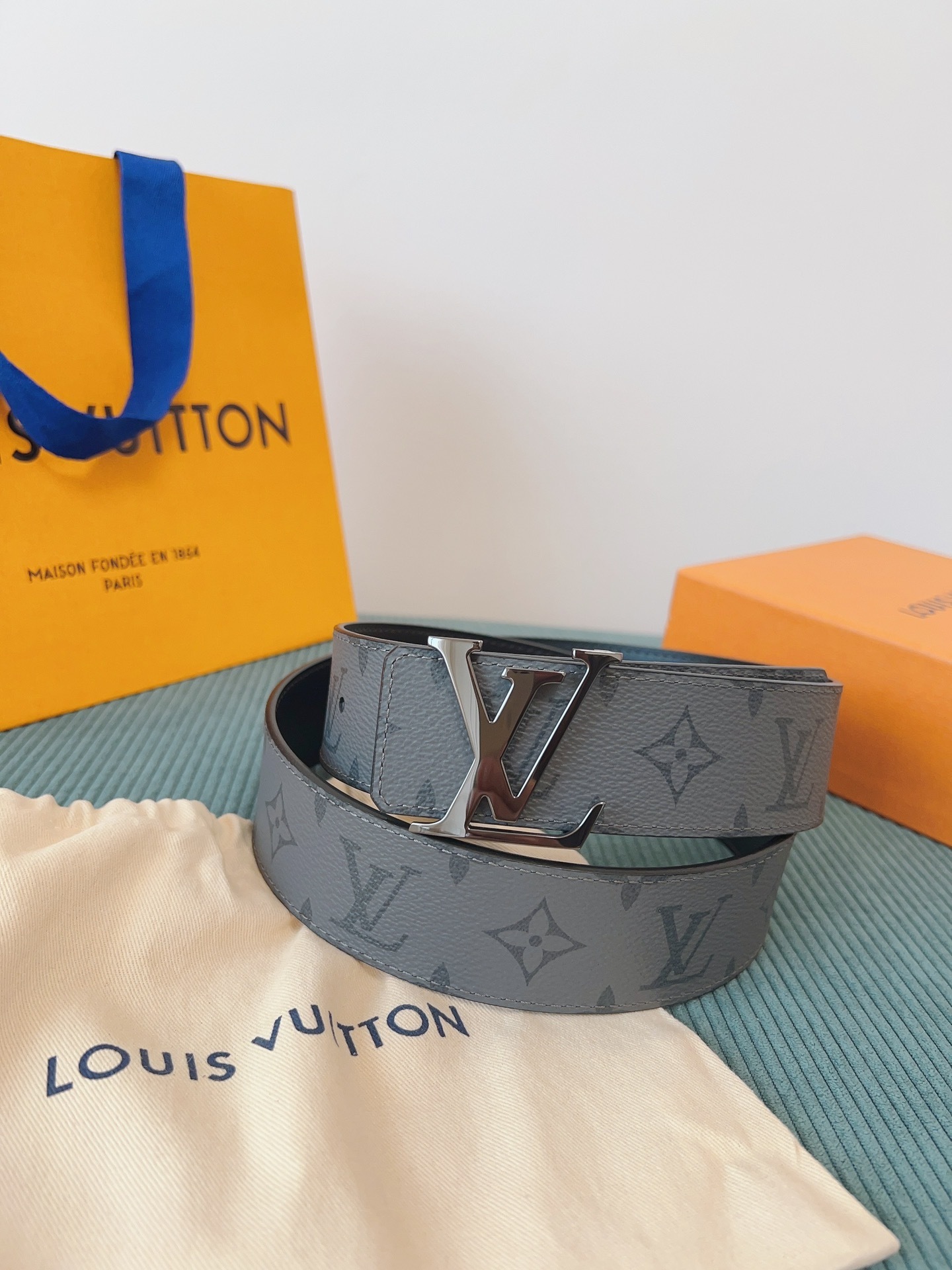 Louis Vuitton LV Initial Monogram Eclipse 40mm Belt - Grey