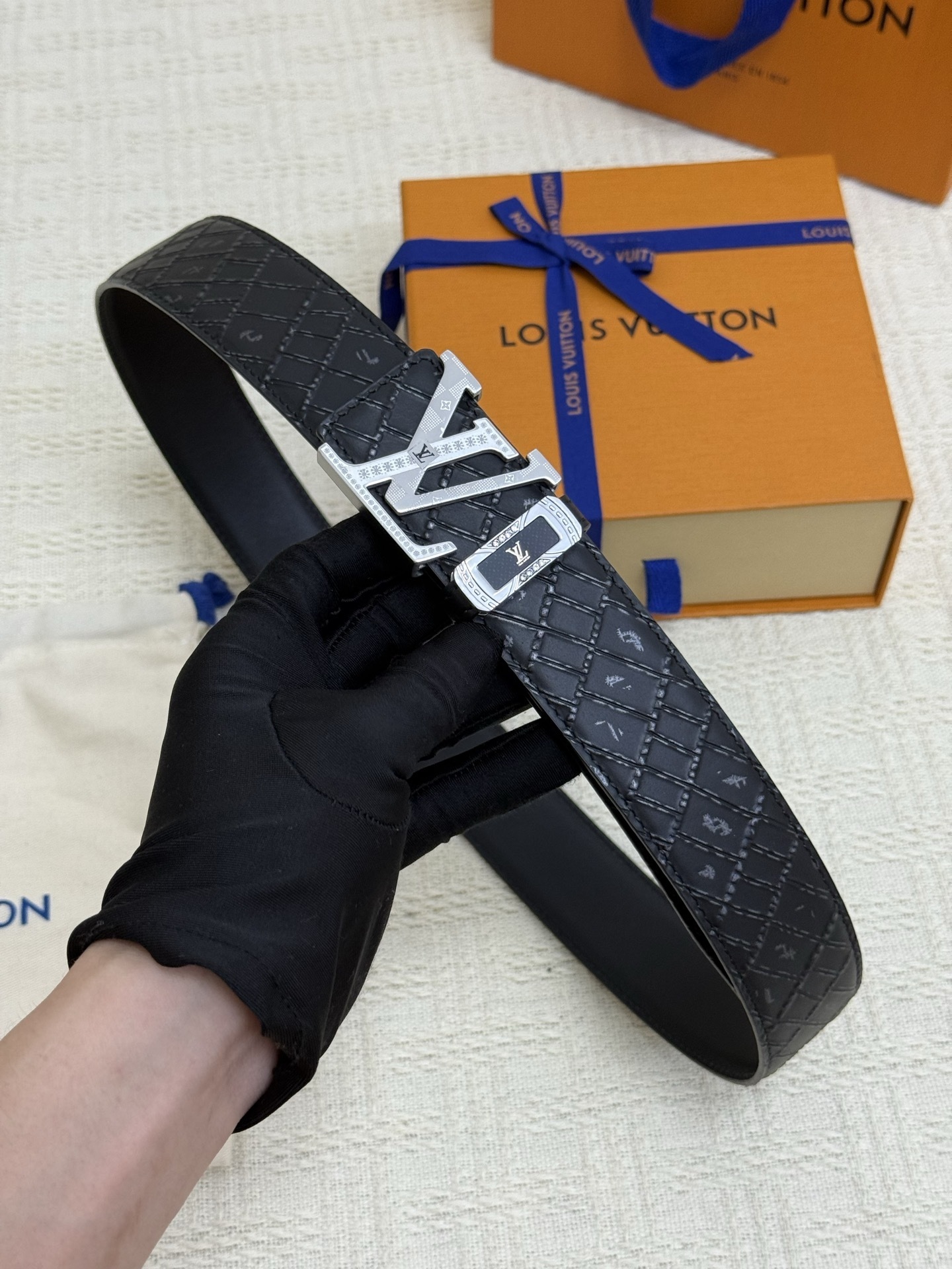 Luxury Men's LV Initial Silver Buckle Black Embossed Leather Belt