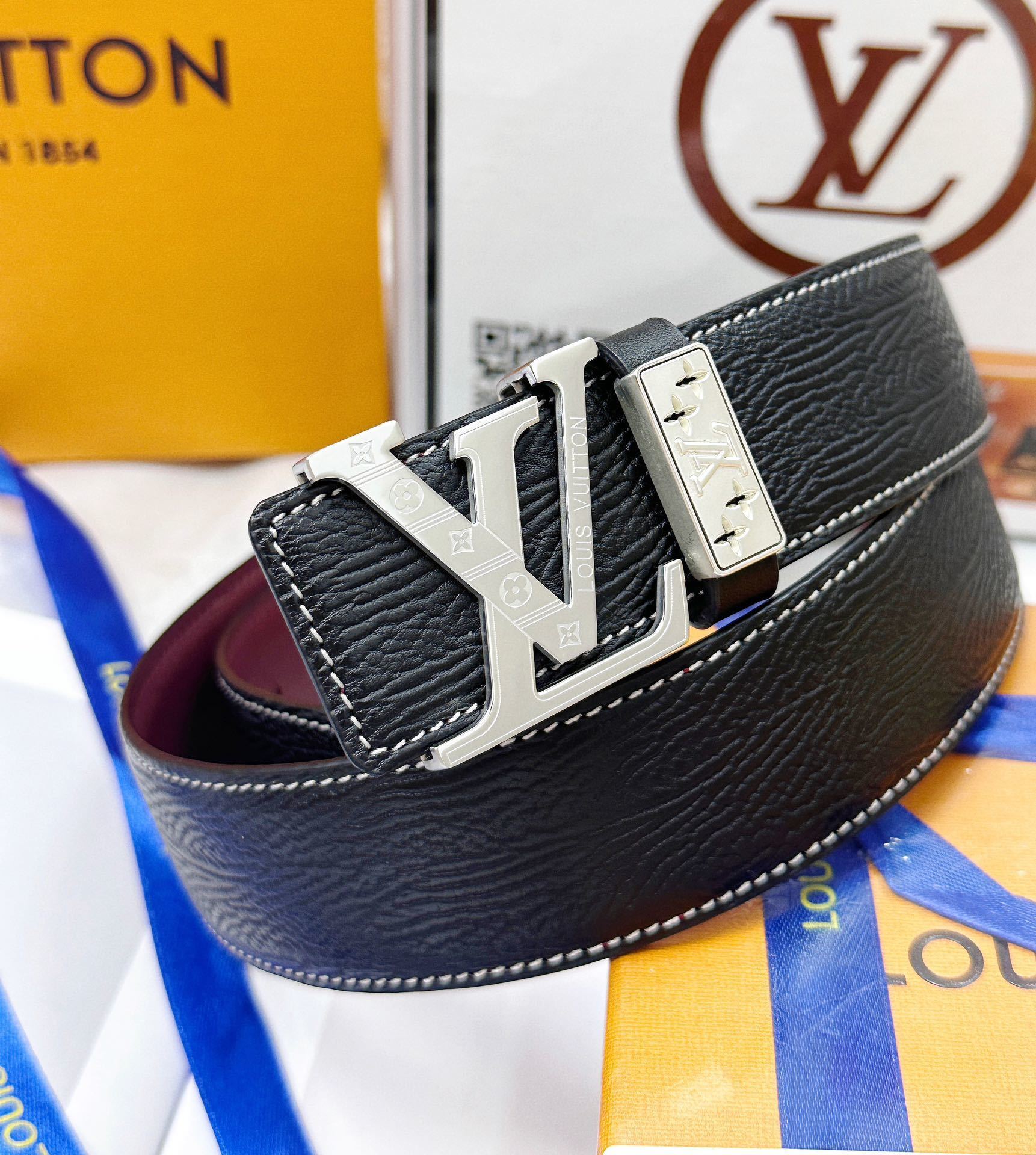 Men's Luxury Reversible Leather Belt - Black & Burgundy LV Style