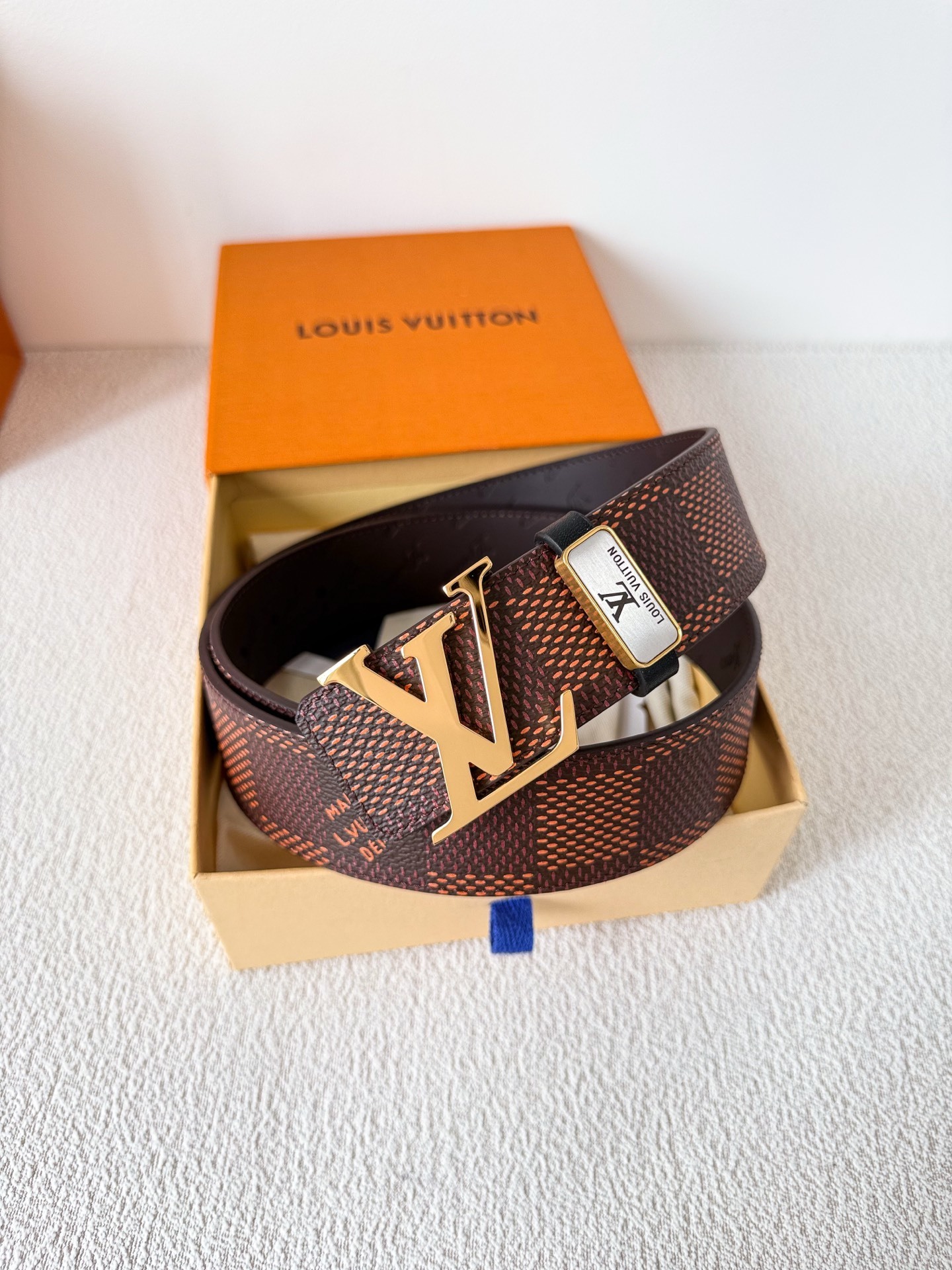 Louis Vuitton Men's Textured Leather Belt with Silver LV Buckle
