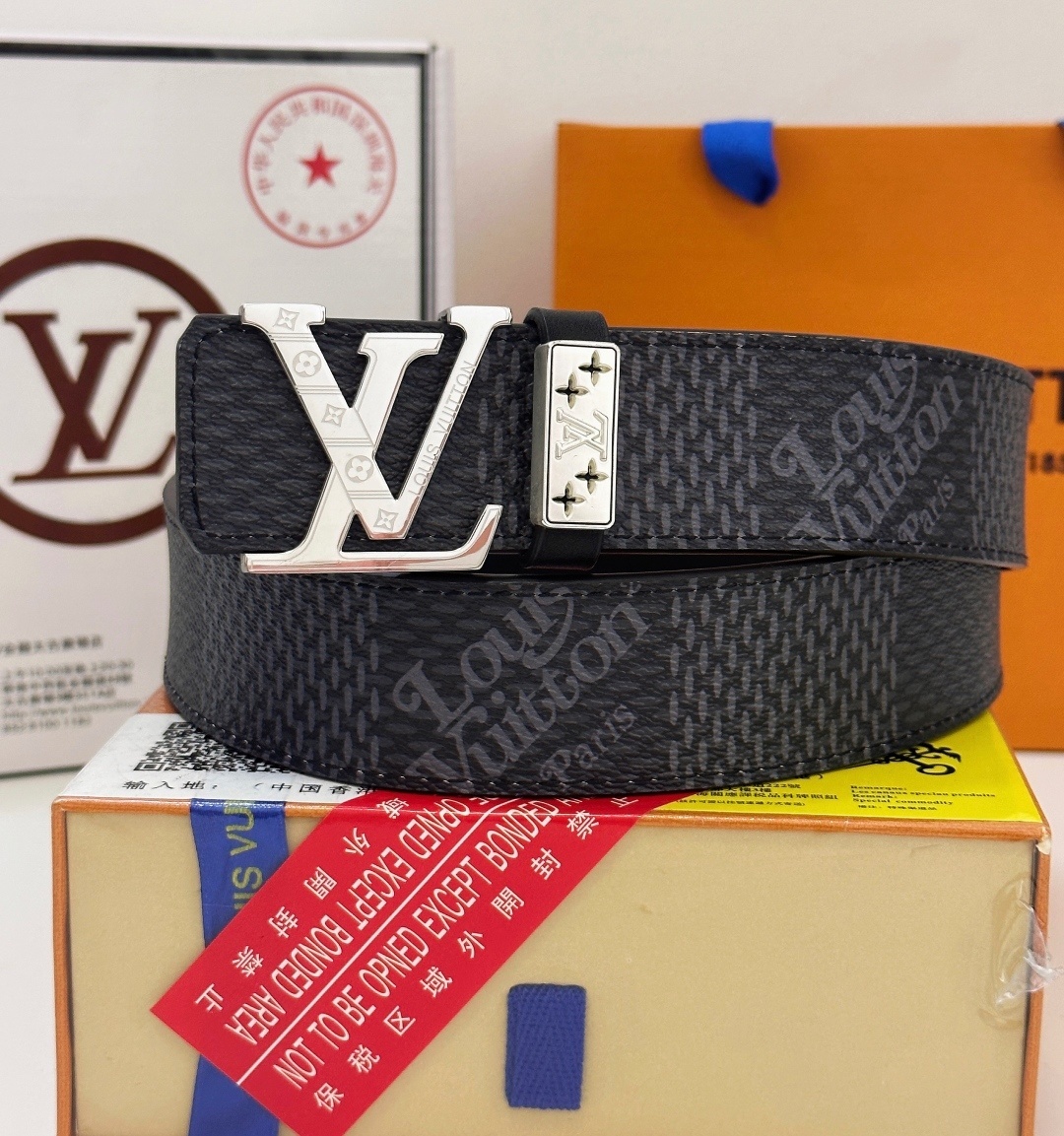 Louis Vuitton LV Initiales Men's Designer Belt - Luxury Leather