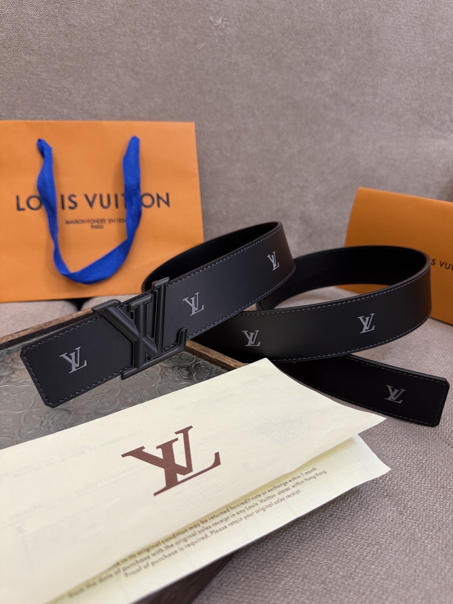Louis Vuitton Men's Black Leather Belt with Matte LV Buckle