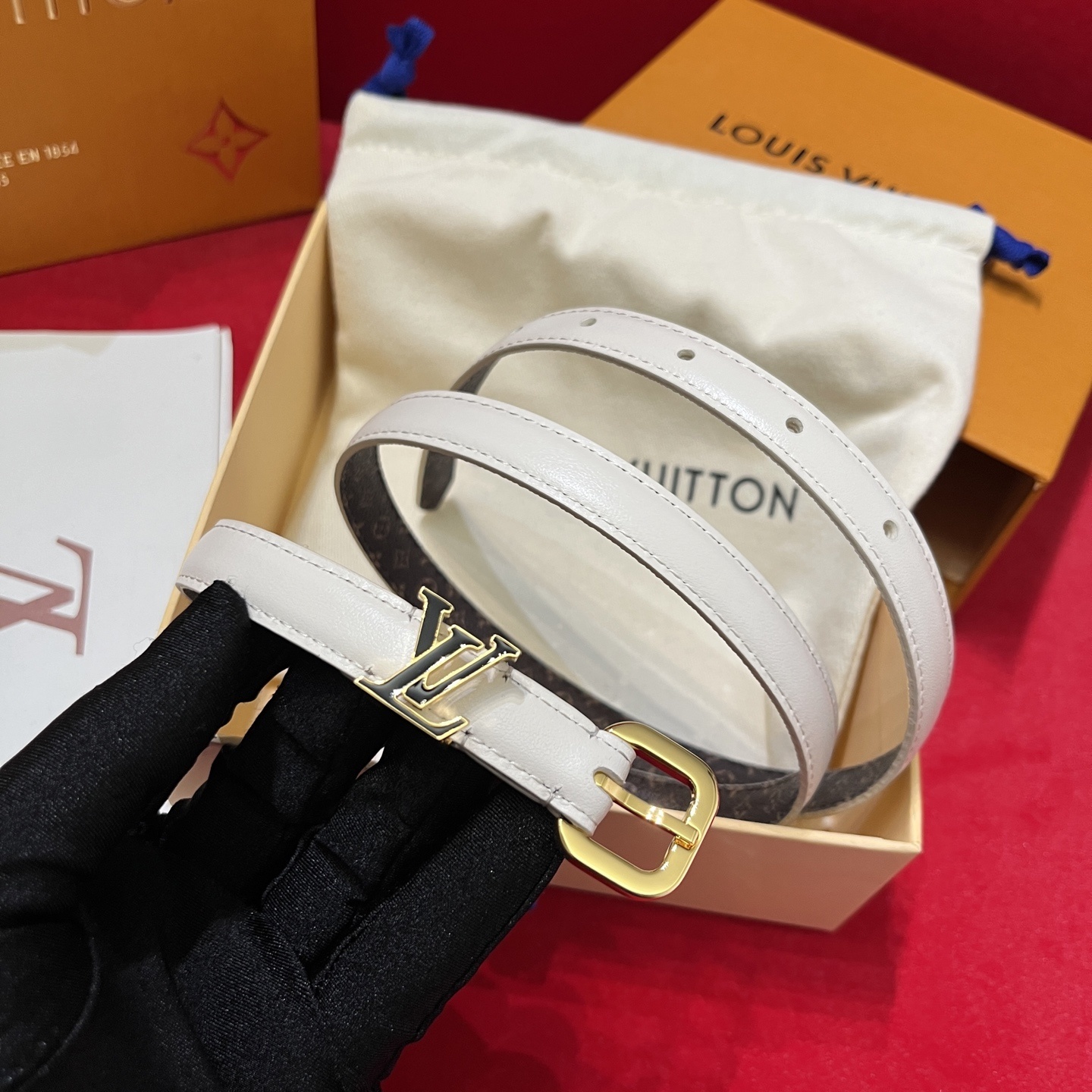 Louis Vuitton Women's Reversible 20mm Belt - White & Monogram