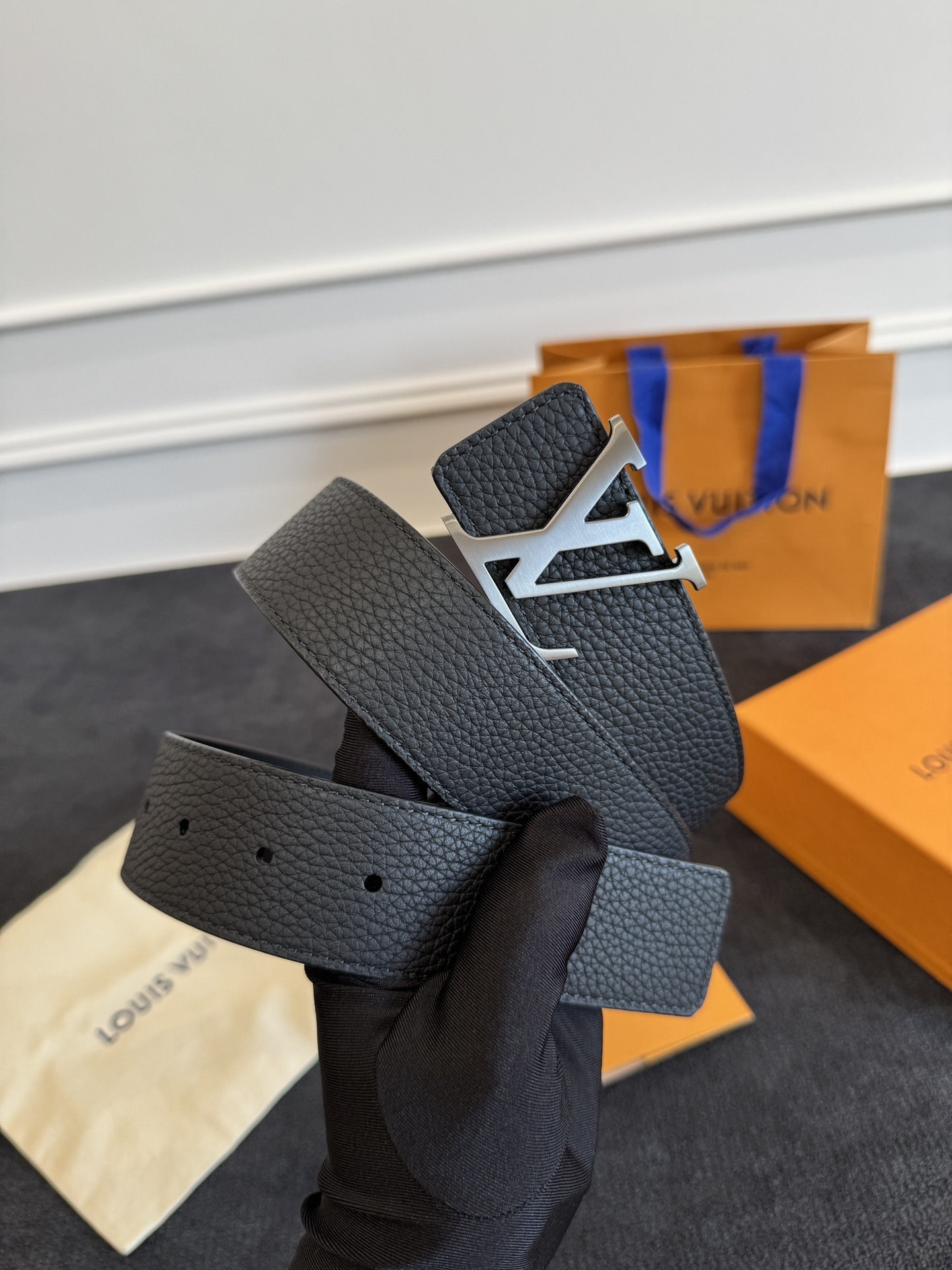 Louis Vuitton LV Initiales Grained Leather Men's Belt - Black