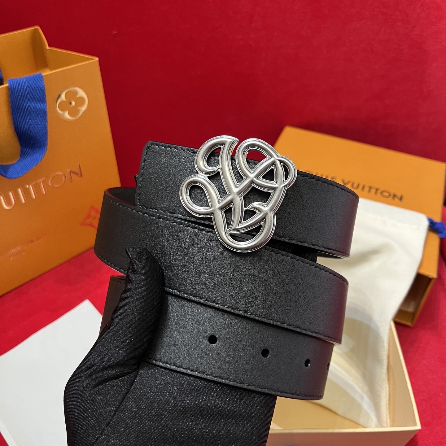 Louis Vuitton Black Leather Belt with Silver Calligraphy LV Buckle