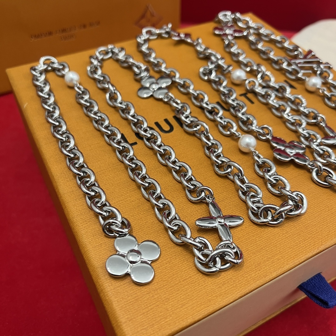 Louis Vuitton Monogram Flower & Pearl Long Necklace - Silver Finish