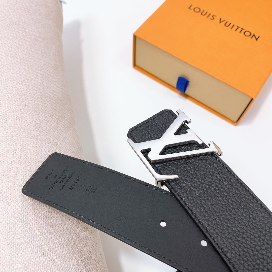 Louis Vuitton LV Initiales 40mm Black Leather Belt - Silver Buckle