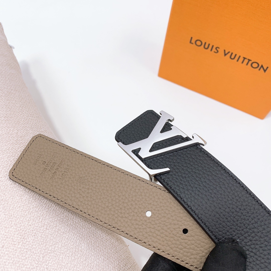 Louis Vuitton LV Initiales 40mm Black Grained Leather Belt