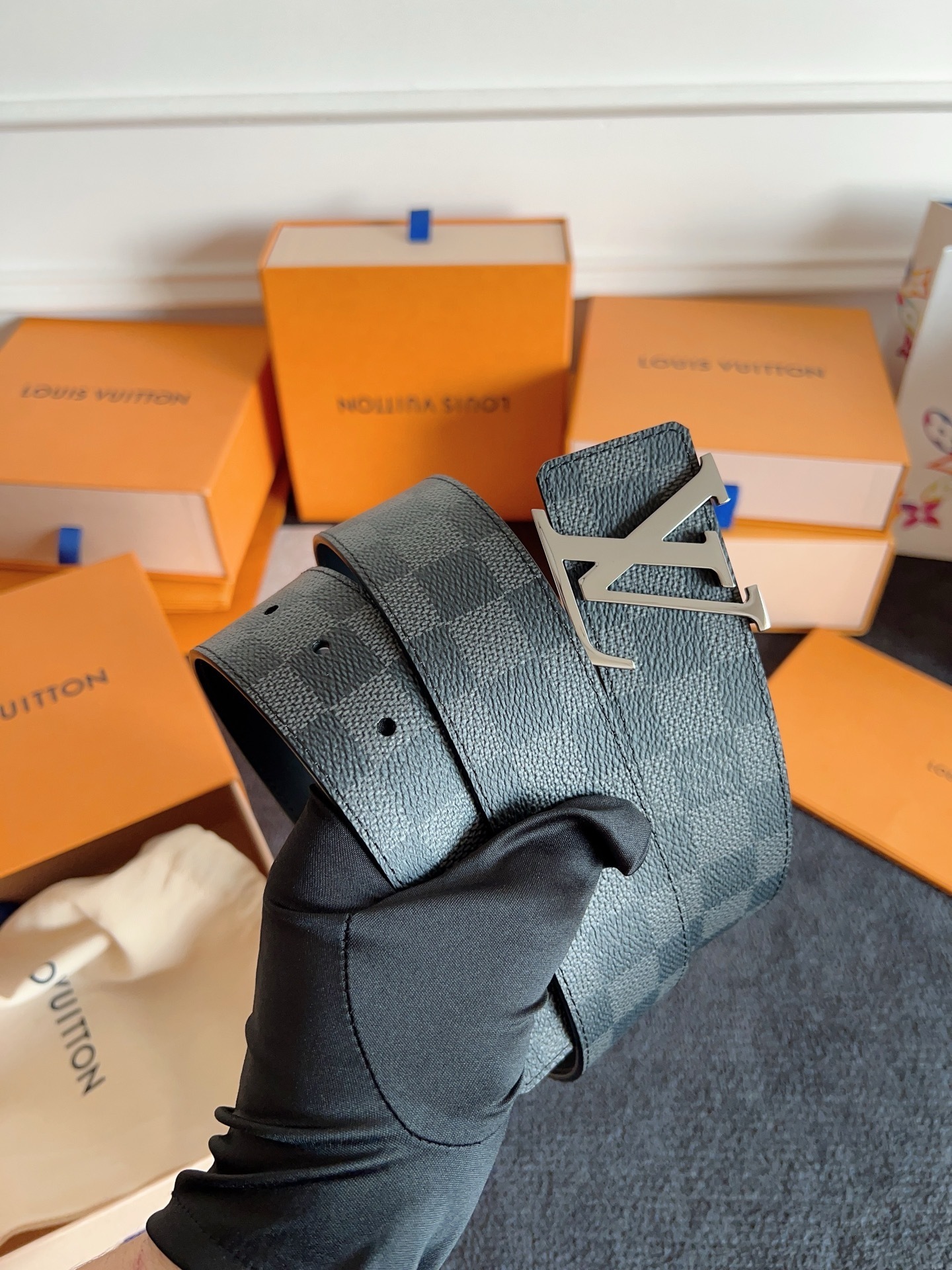 Louis Vuitton M0213 LV Initiales 40mm Reversible Belt Size 95/38