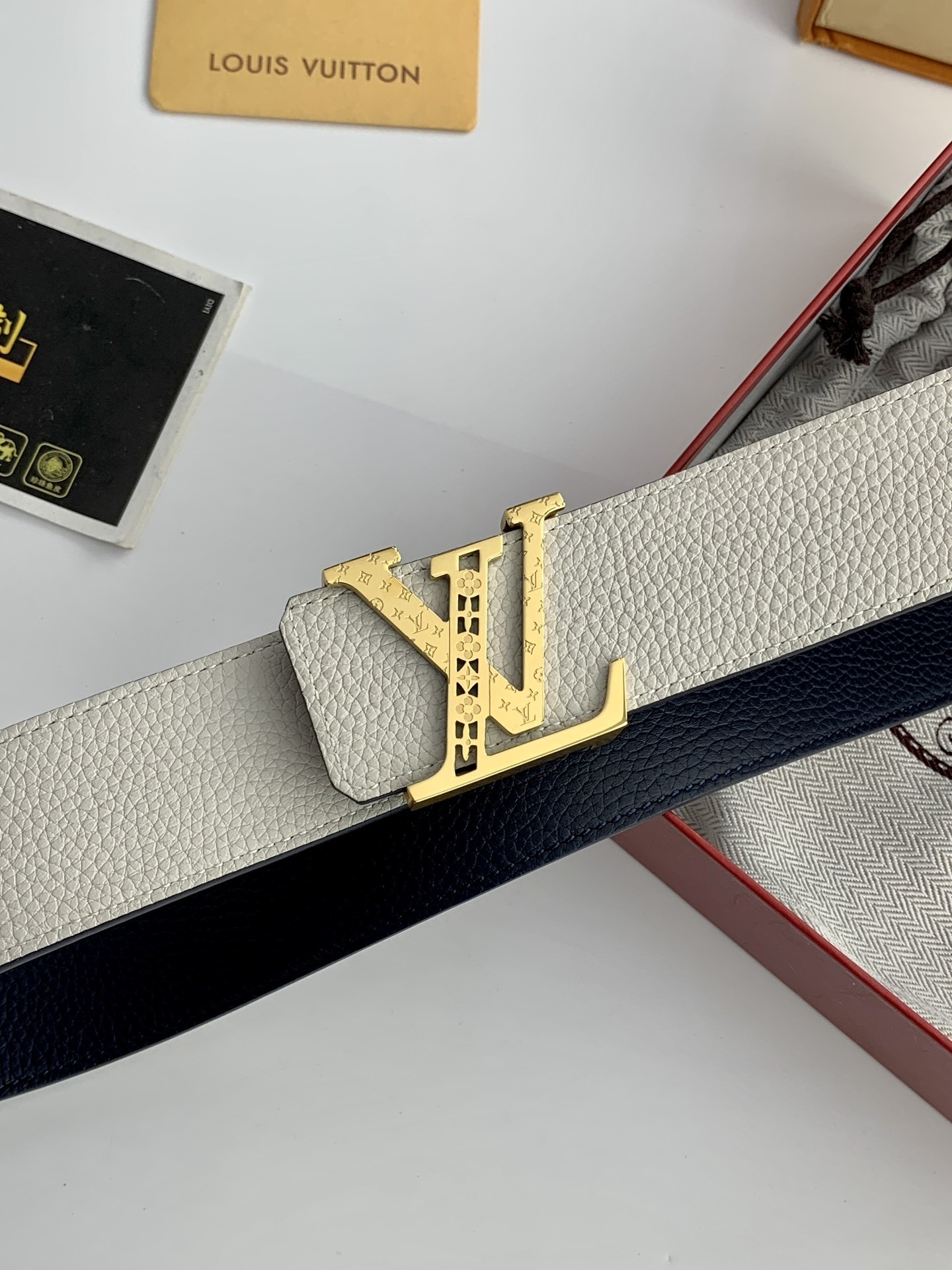 Luxury Reversible Leather Belt Gold Buckle - Navy/White Grain Leather