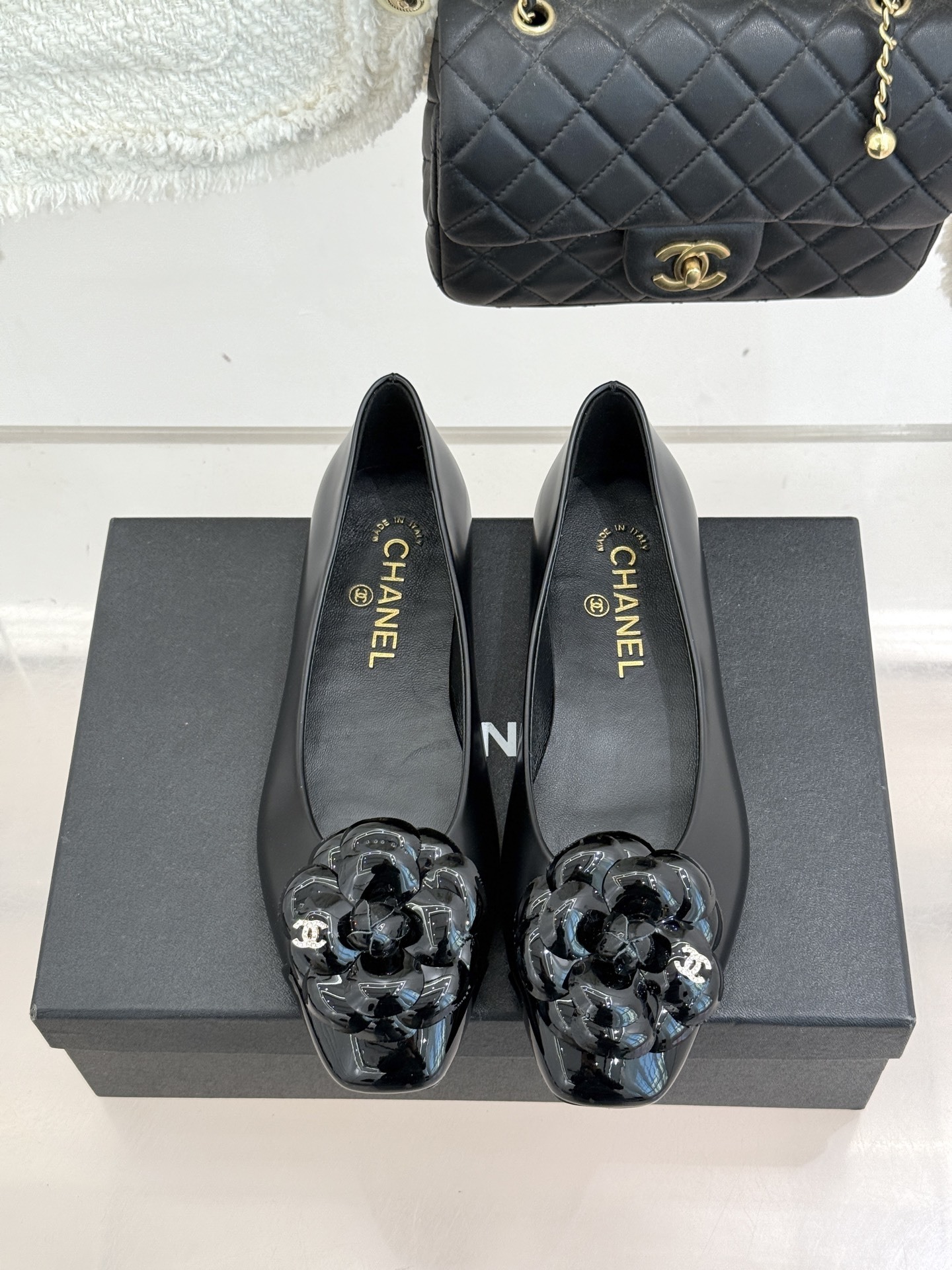 Chanel Camellia Lambskin Ballet Flats – Elegant Black Designer Shoes