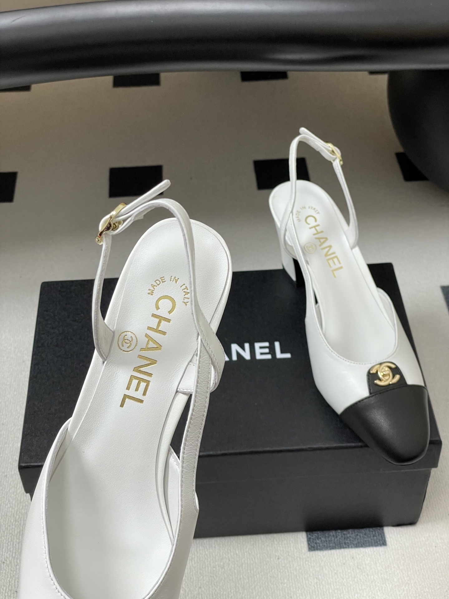 Chanel Classic Two-Tone Leather Slingback Pumps – White & Black