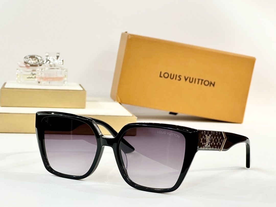 Louis Vuitton Women’s Oversized Monogram Sunglasses – Dusty Rose