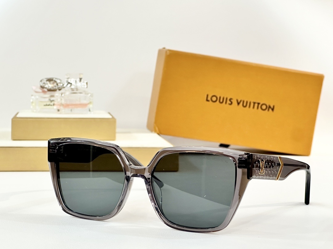 Louis Vuitton Women’s Oversized Monogram Sunglasses – Dusty Rose