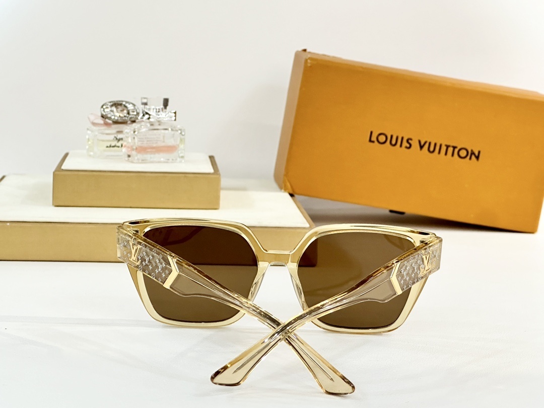 Louis Vuitton Women’s Oversized Monogram Sunglasses – Dusty Rose