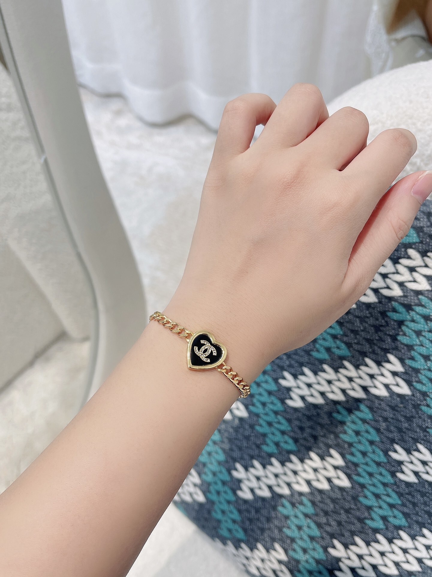 Heart Charm Gold Bracelet – Premium Quality