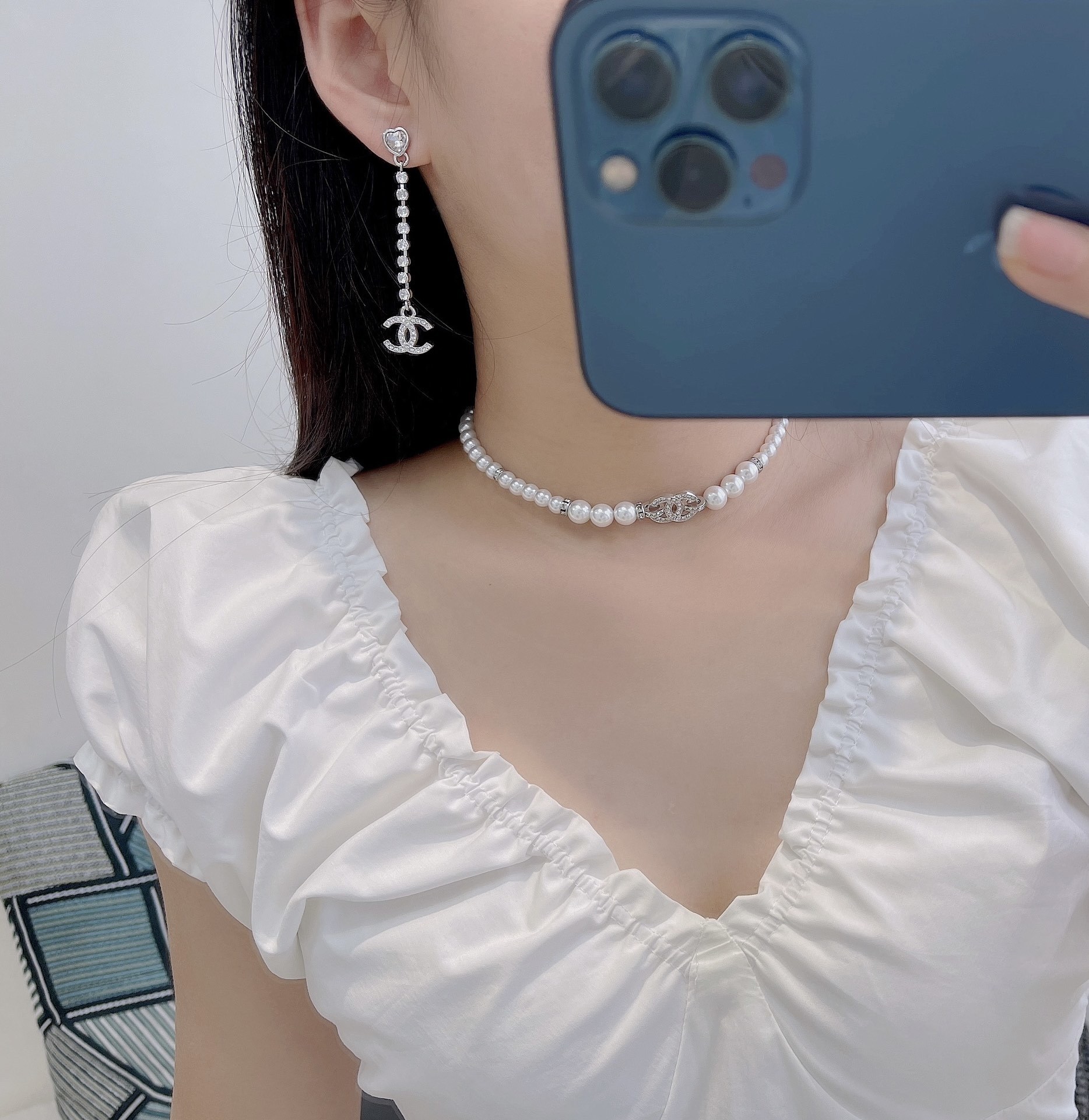 Chanel Silver Crystal Drop Earrings elegant – Chanel Silver Crystal