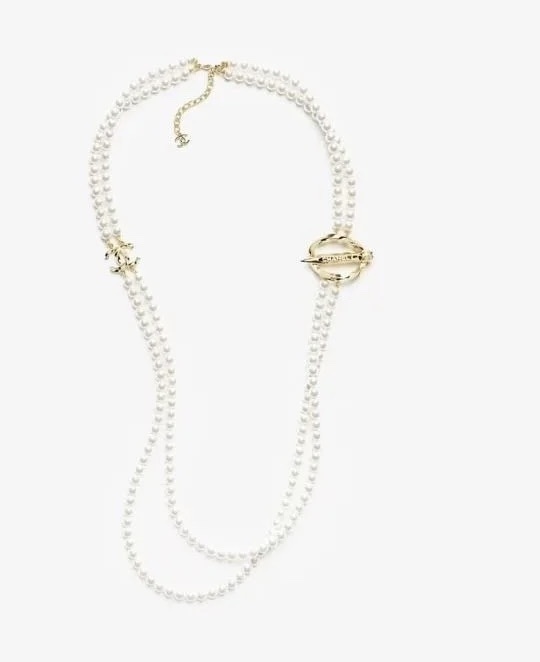 Chanel Gold Ring Pearl Long Necklace – Classic Elegance