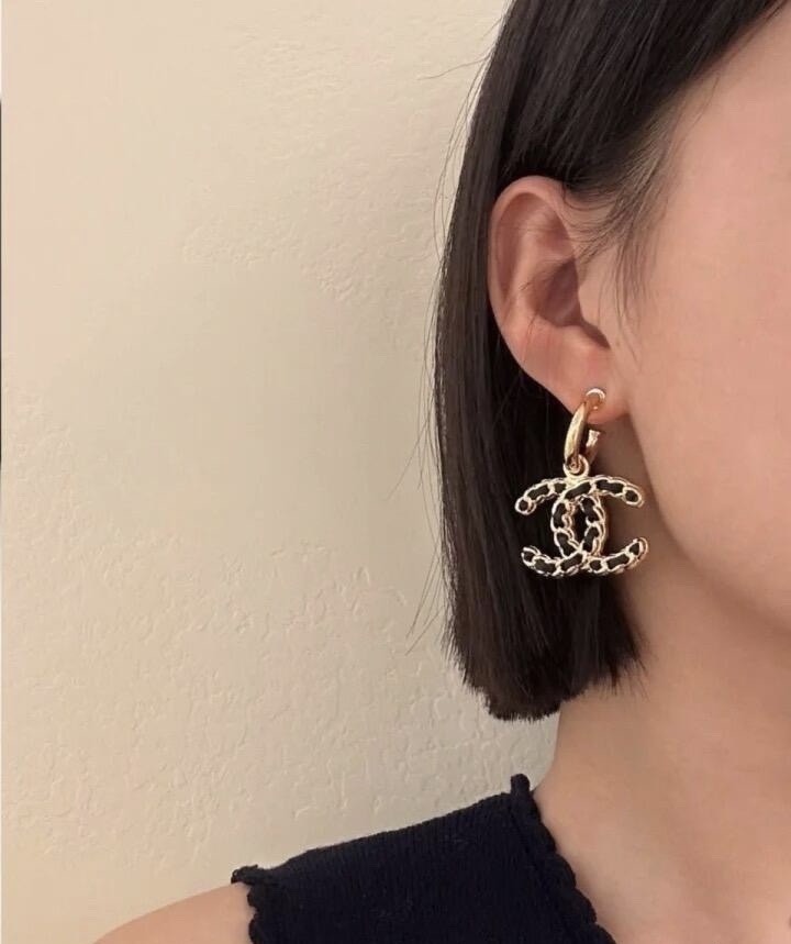 Chanel Gold Black CC Hoop Earrings – Chanel Gold & Black Chain CC Hoop