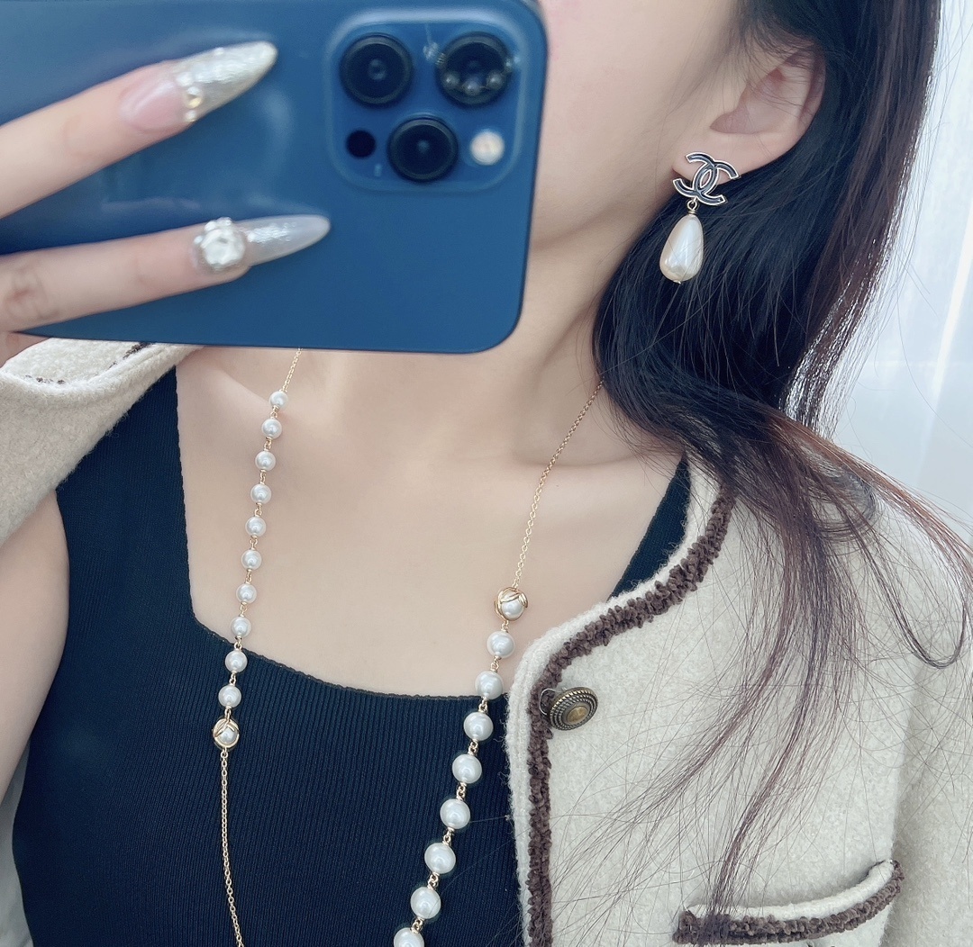 Chanel Black CC Pearl Drop Earrings – Timeless Elegance