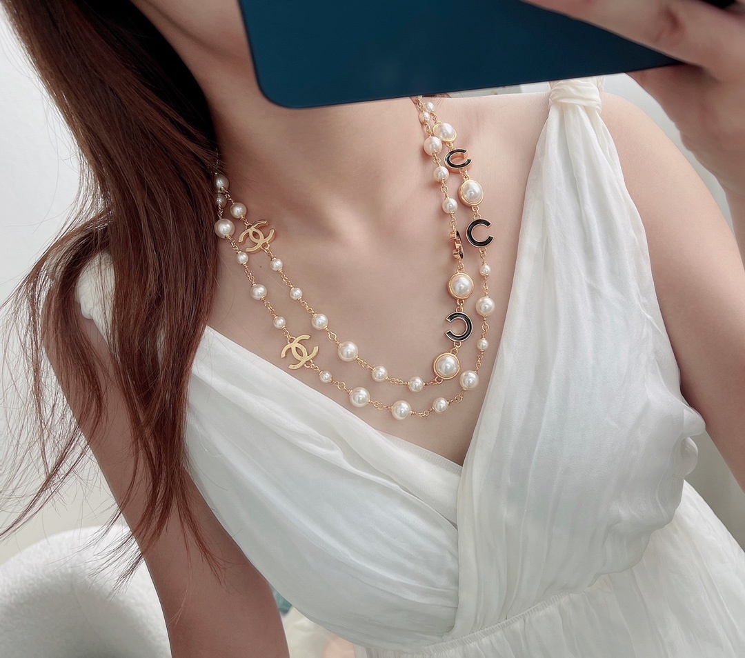 Chanel Gold Pearl Sautoir Necklace – Chanel Gold & Pearl Sautoir