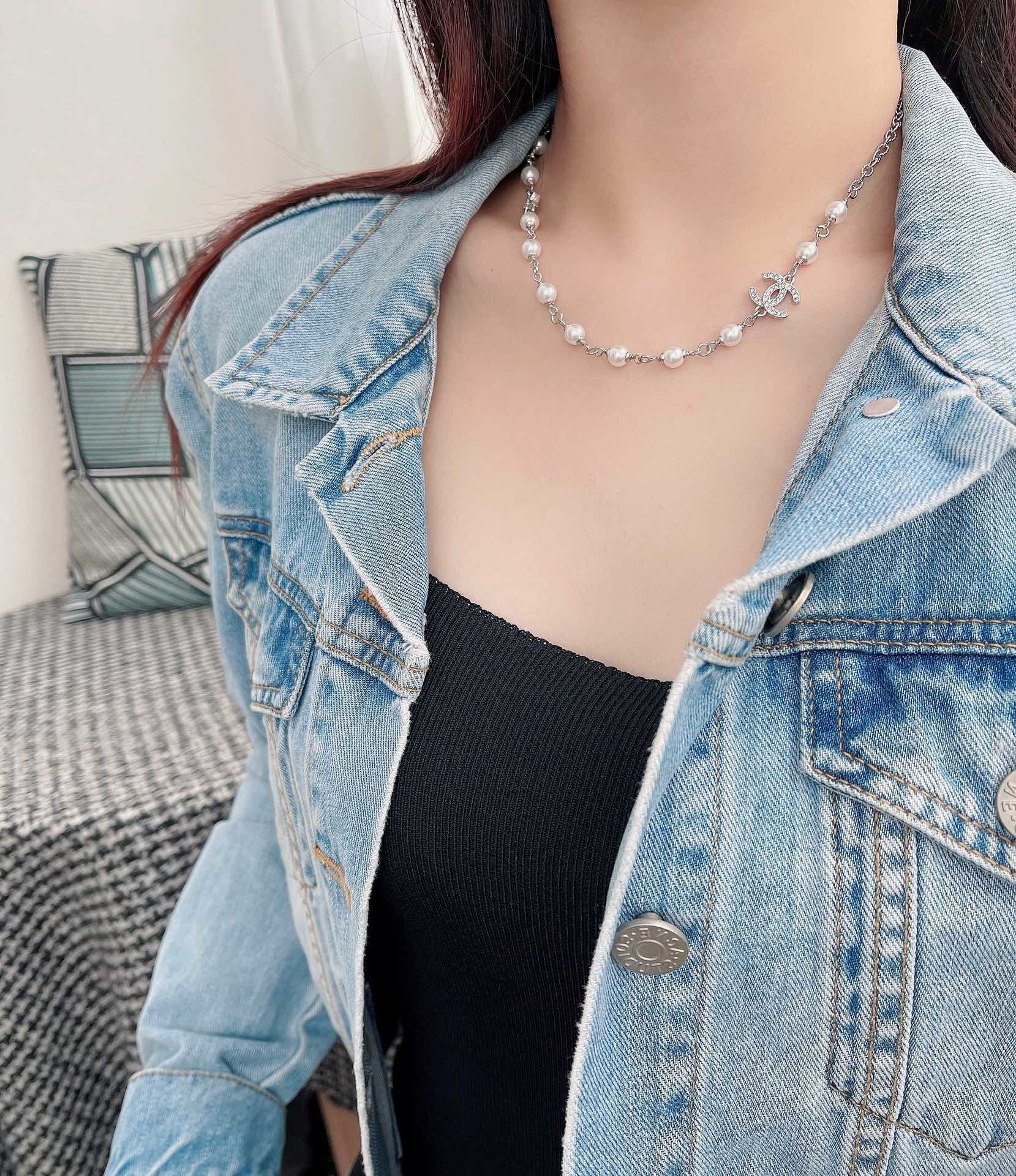 Chanel Silver Pearl CC Chain Necklace – Elegant