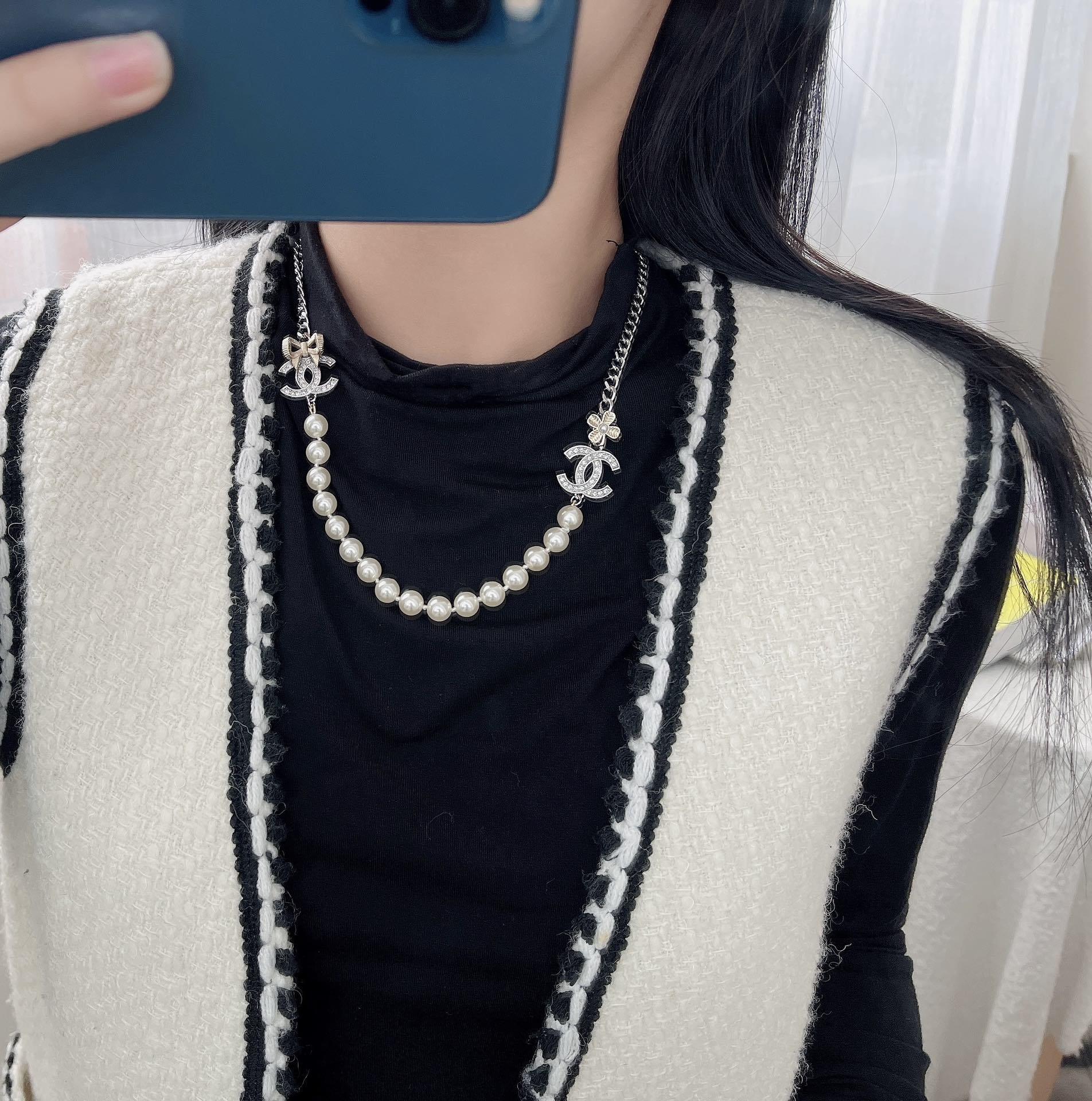 Chanel Silver Chain Pearl CC Necklace – Dainty Elegant