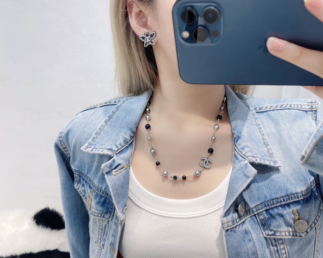 Chanel Silver Pearl Black Bead Necklace – Designer Elegant