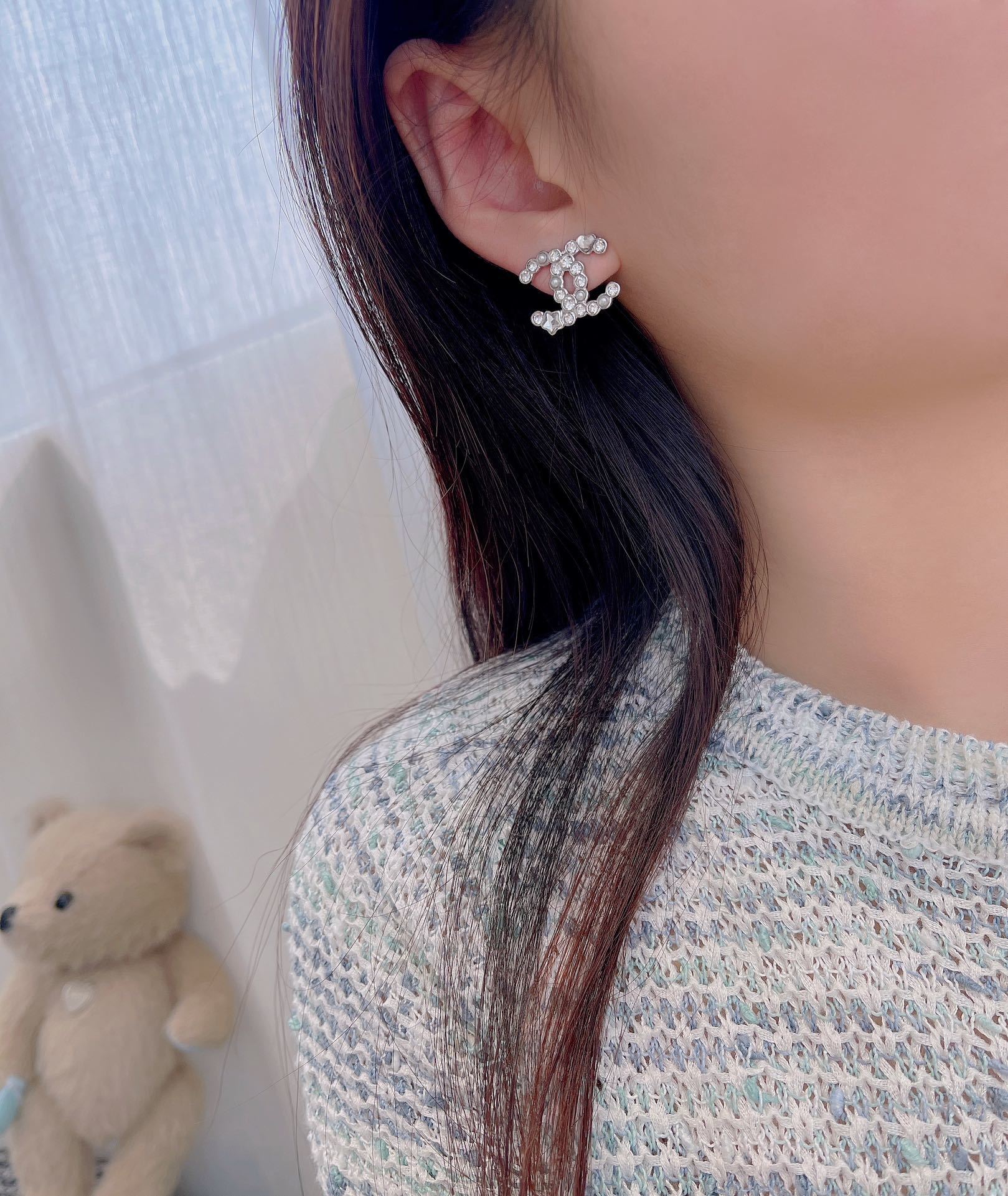 designer sparkle Chanel Silver Crystal CC Stud Earrings – Chanel