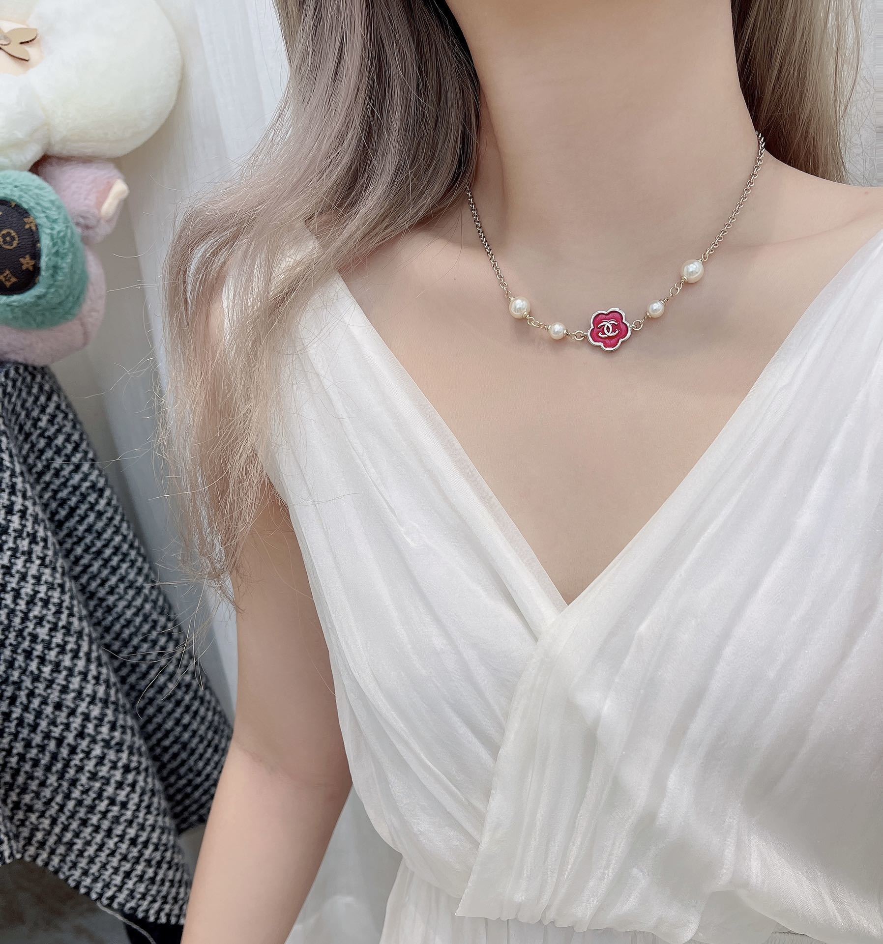 Chanel Pearl Rose Necklace – Chanel Pearl Rose Camellia Necklace