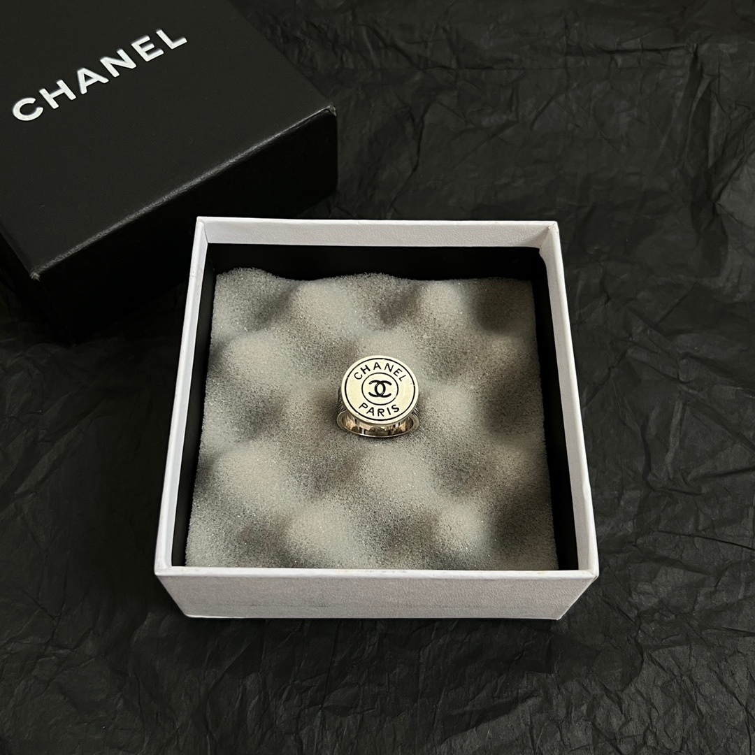 Chanel Silver Enamel Logo Ring – Chanel Silver & Enamel Logo Ring