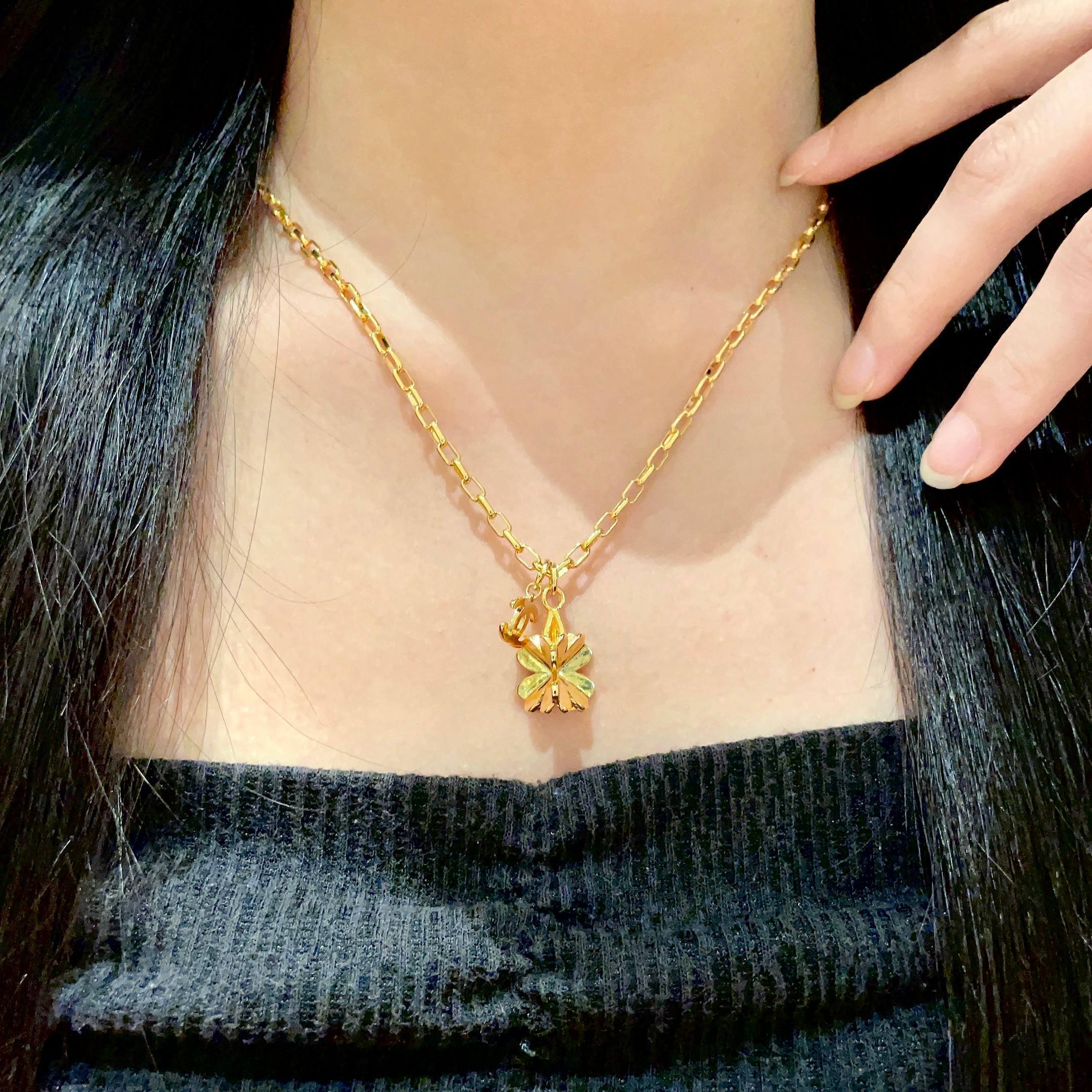 Van Cleef Gold Alhambra Flower Pendant Necklace