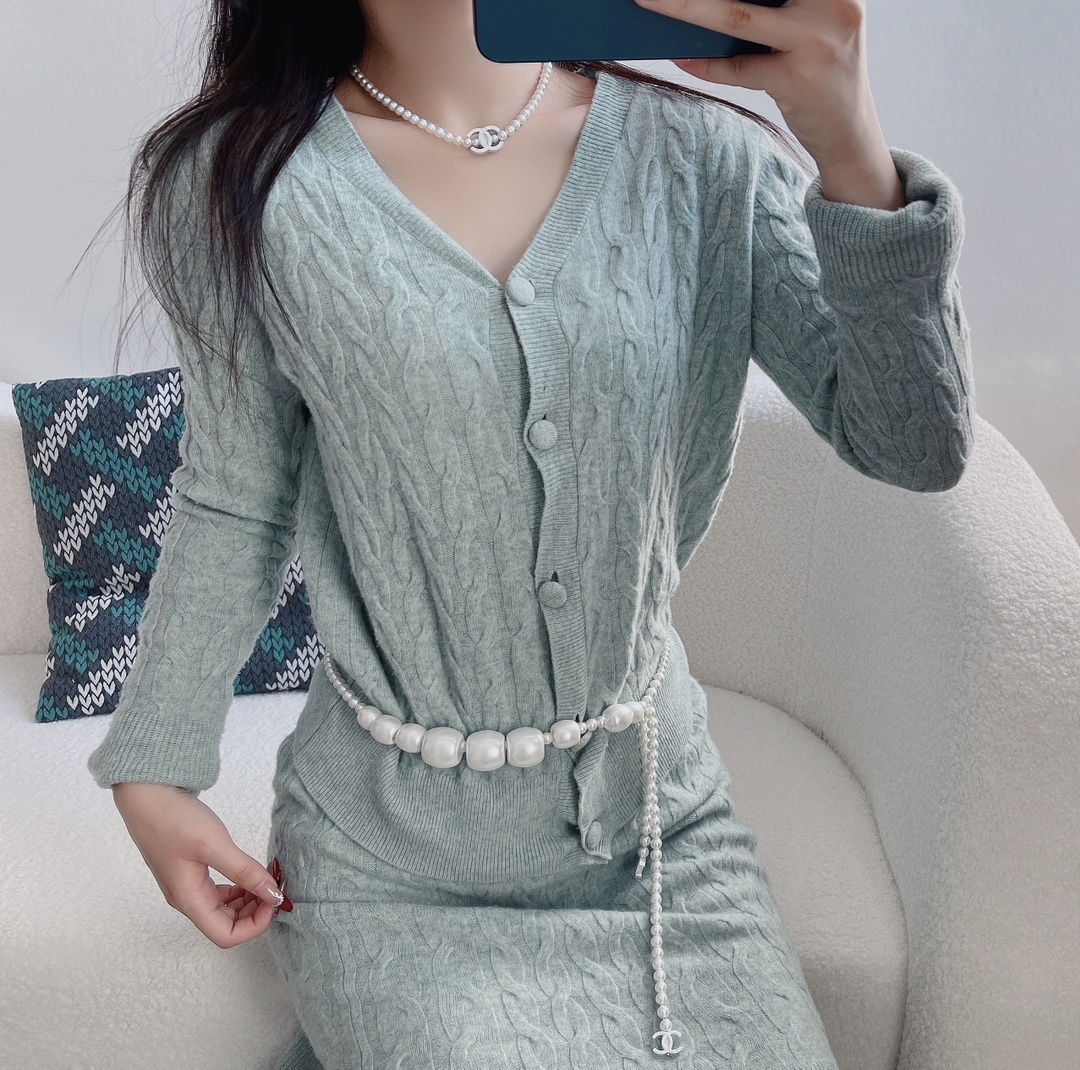 Chanel Mint Green Knit Set – Chanel Mint Green Cashmere Knit Set