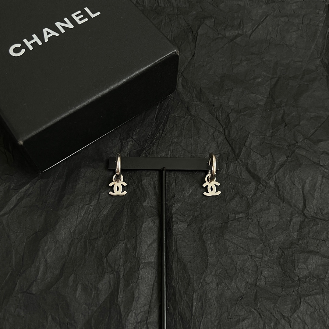 Chanel Silver CC Logo Hoop Earrings – Designer Jewelry