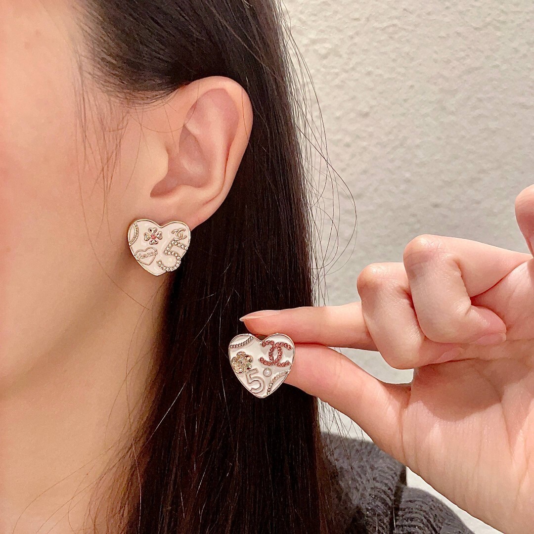 Chanel White Heart Earrings – CC Logo & Charms