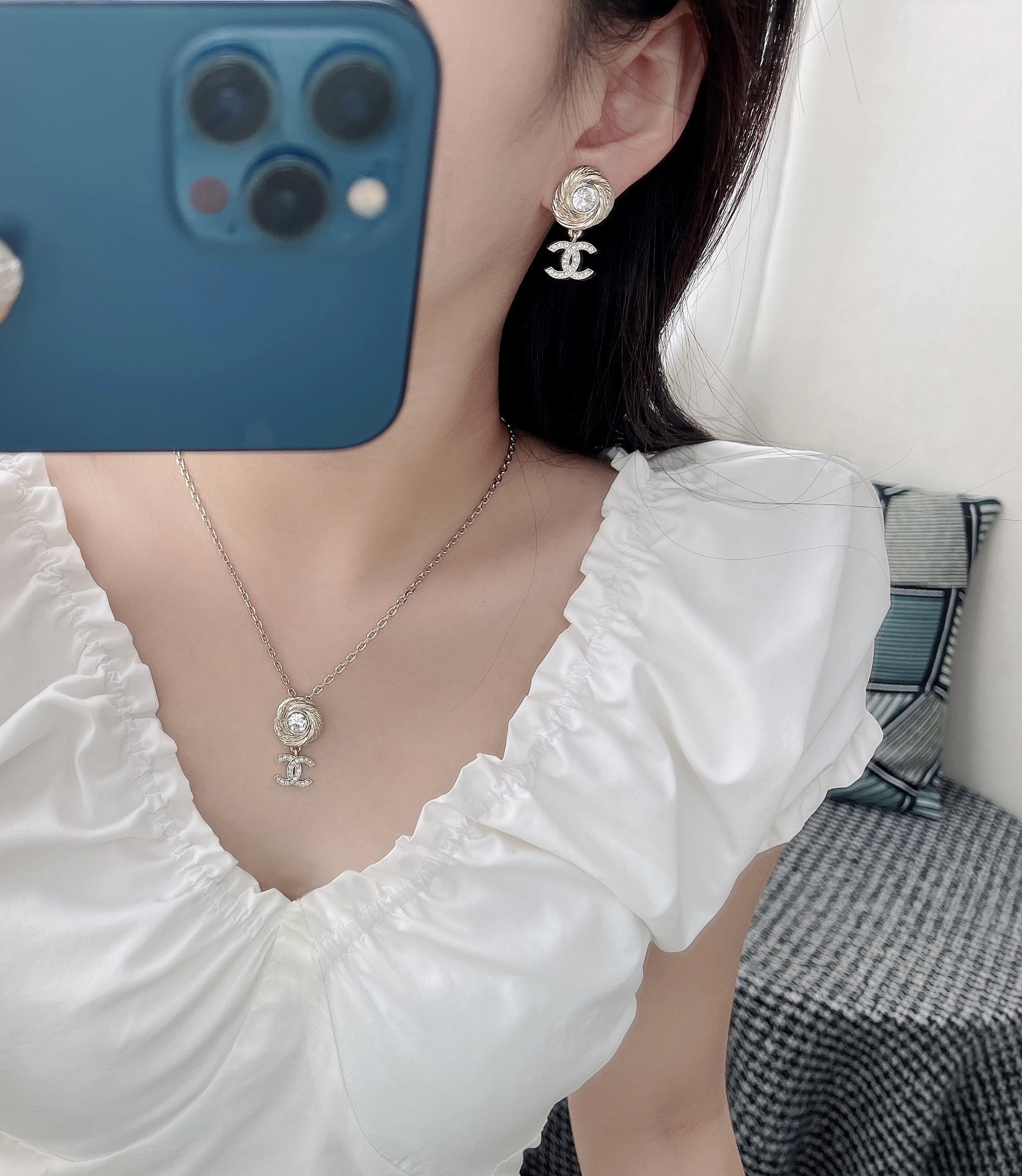 Chanel Silver Camellia Necklace – Chanel Silver Camellia Flower