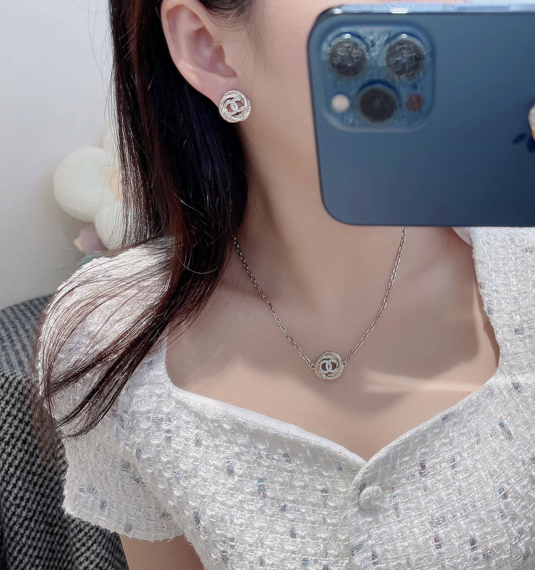 Chanel Silver CC Crystal Necklace elegant – Chanel Silver CC Crystal