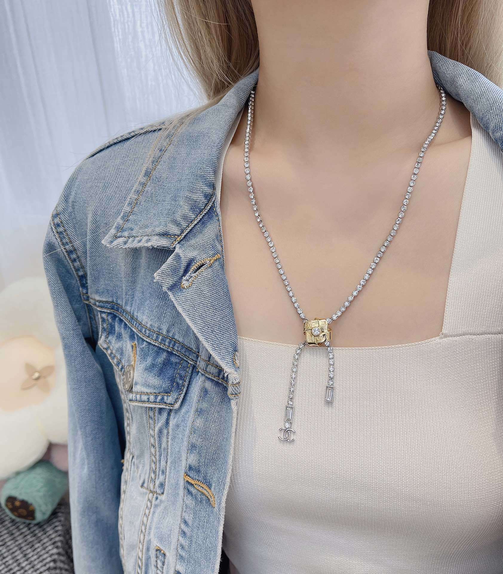 Chanel Crystal Y Necklace – Chanel Silver & Gold Crystal Y Necklace