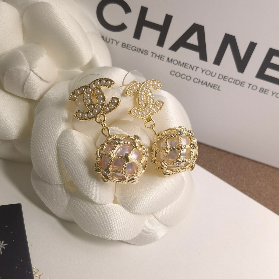 Chanel Gold Pearl Orb Earrings – Designer Statement