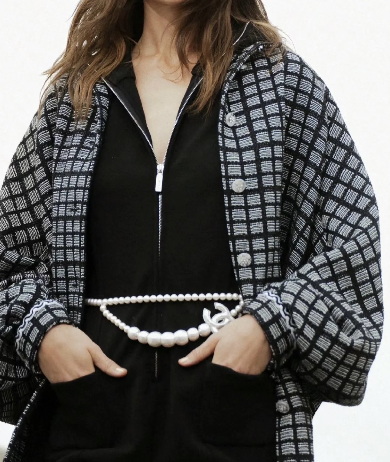 Chanel White Tweed Set Pearl Belt – Designer Chic