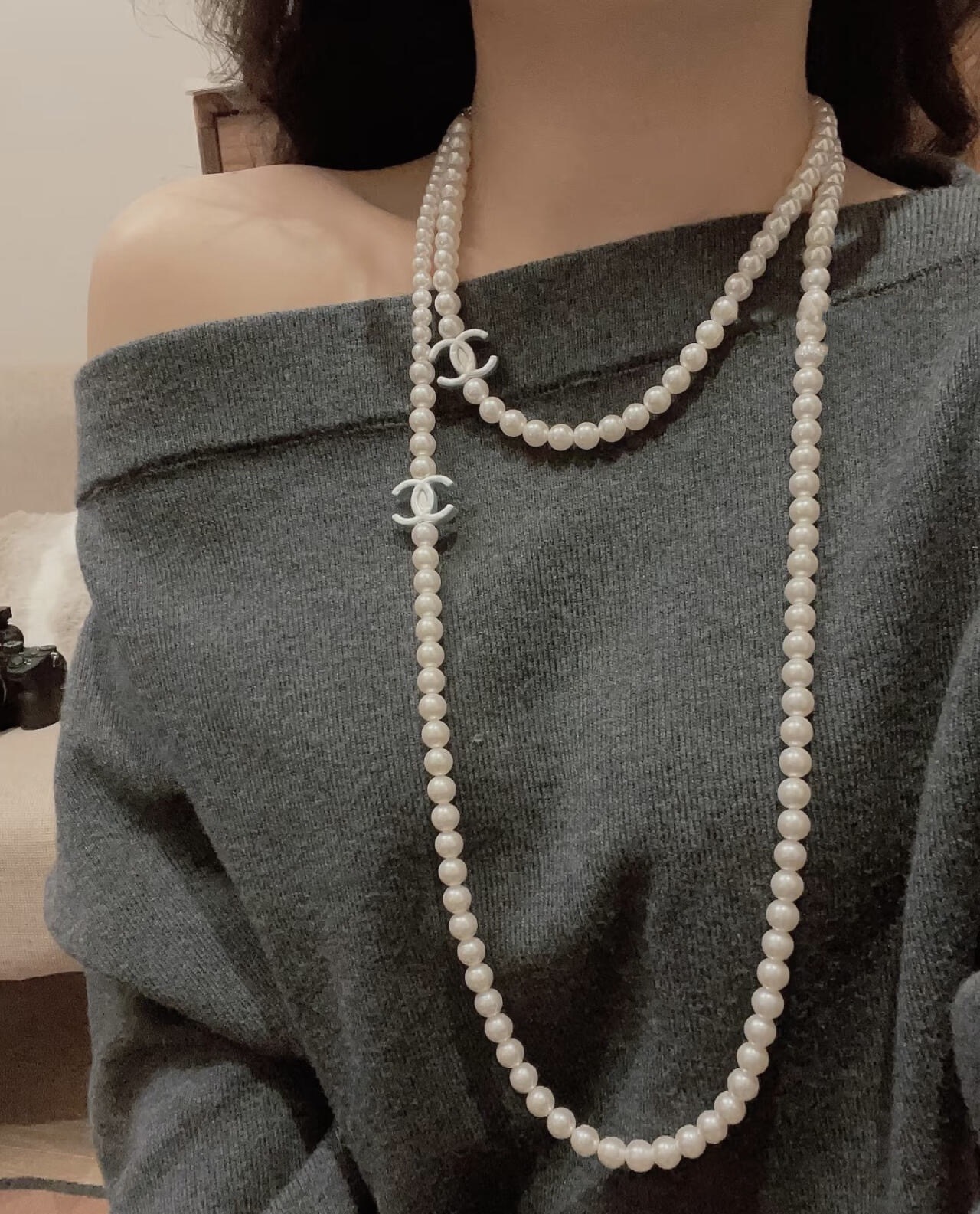 Chanel Long Pearl Necklace CC Logo – Luxurious Accessory