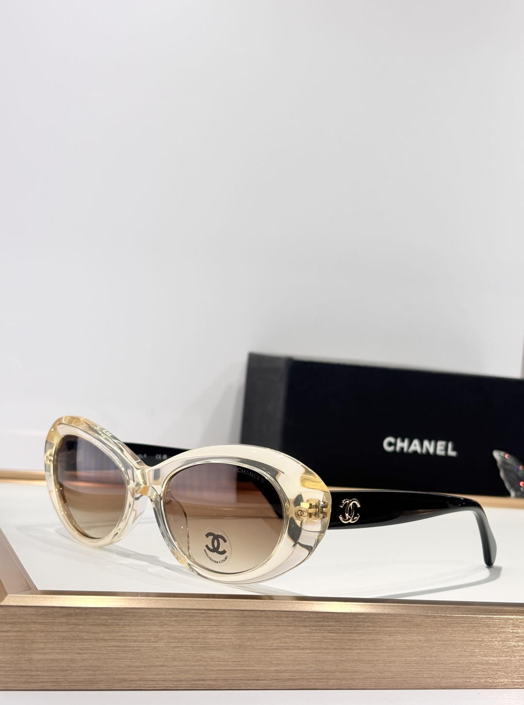 Chanel Luxury Oval Sunglasses – Elegant Gradient Lens Eyewear